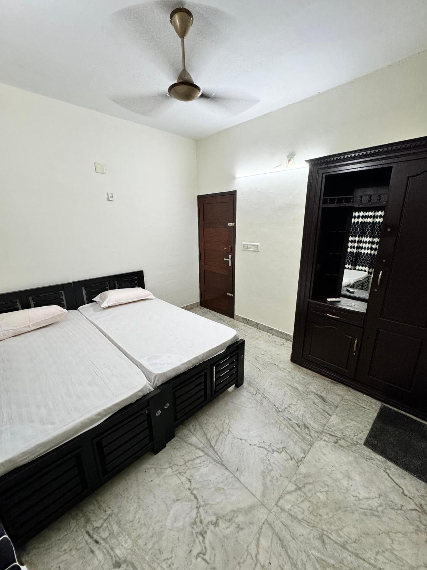 Sayyid Homes 3 Bhk Near Lulu Mall *