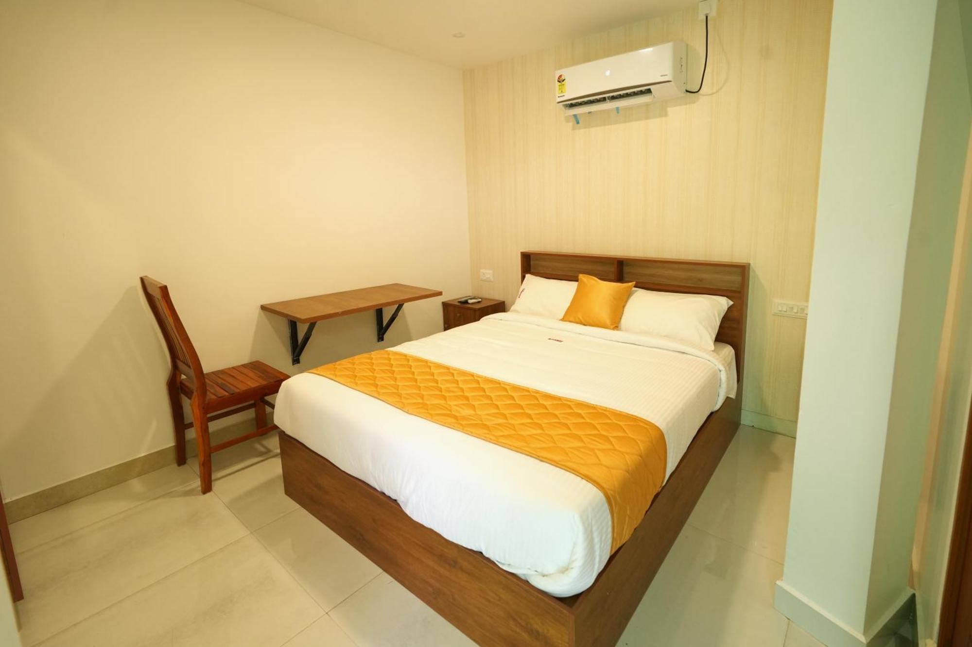 Hotel Amsher Suit Lulu Mall Road 3*
