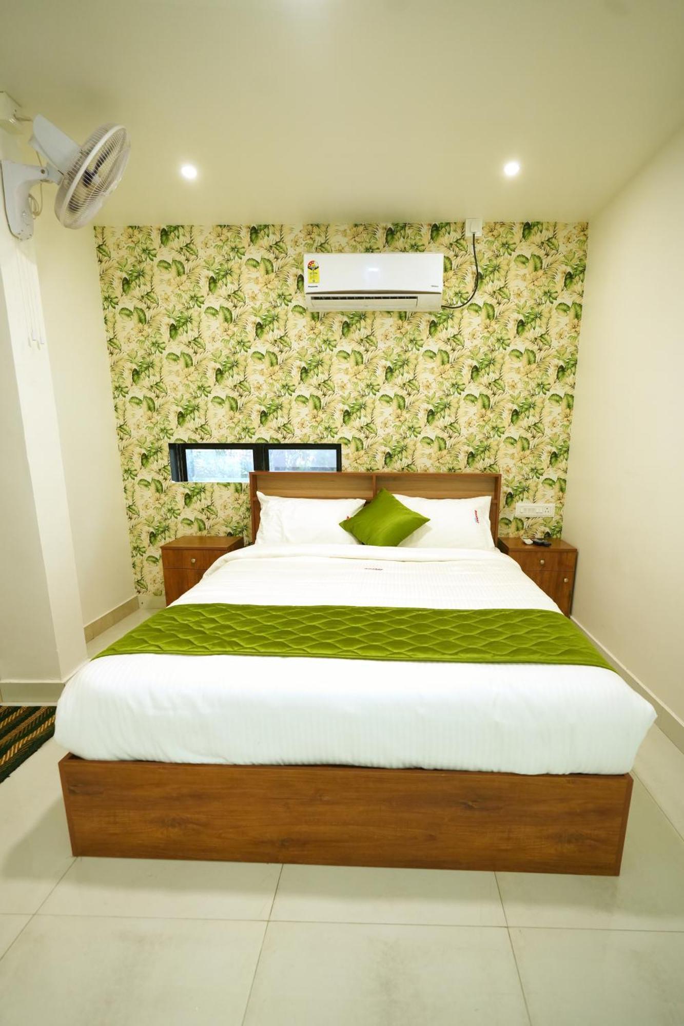 Amsher Suit Lulu Mall Road Hotel Kochi