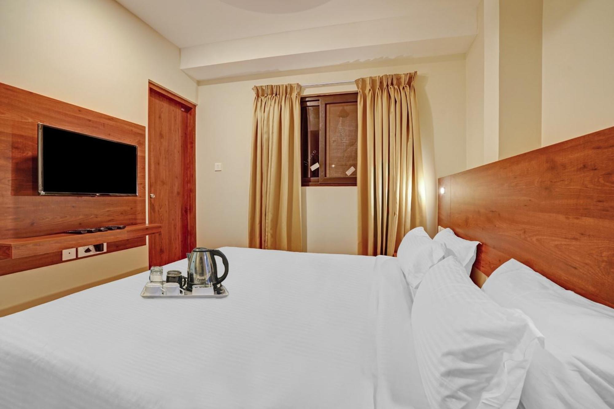 Super Townhouse Edasserys Sea Pearl Hotel