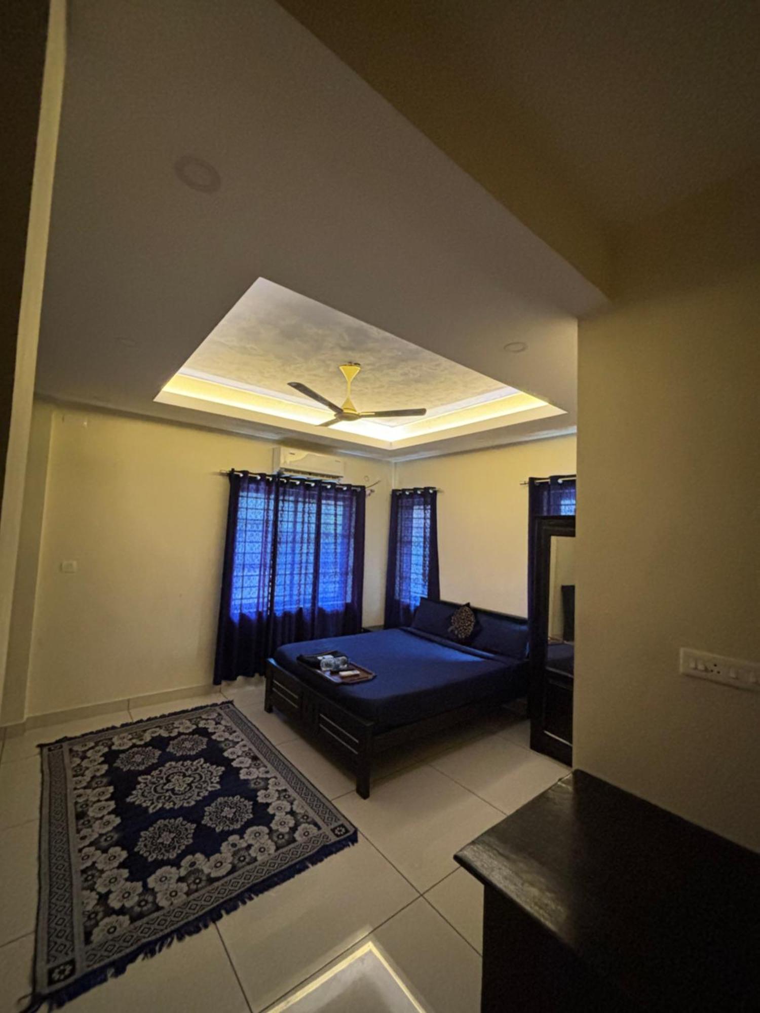 Hotel Uniro & Packages Kochi