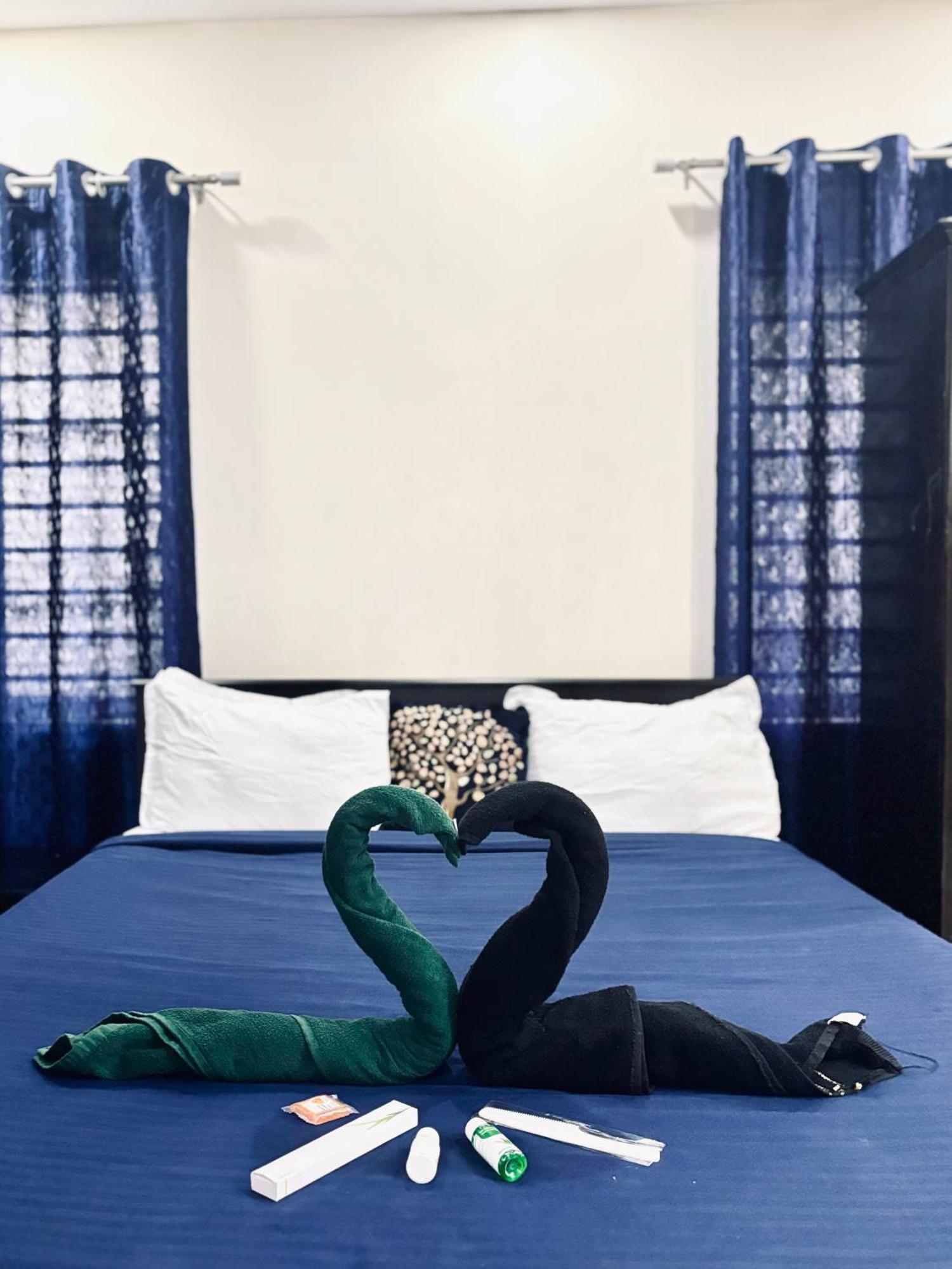 Hotel Uniro & Packages