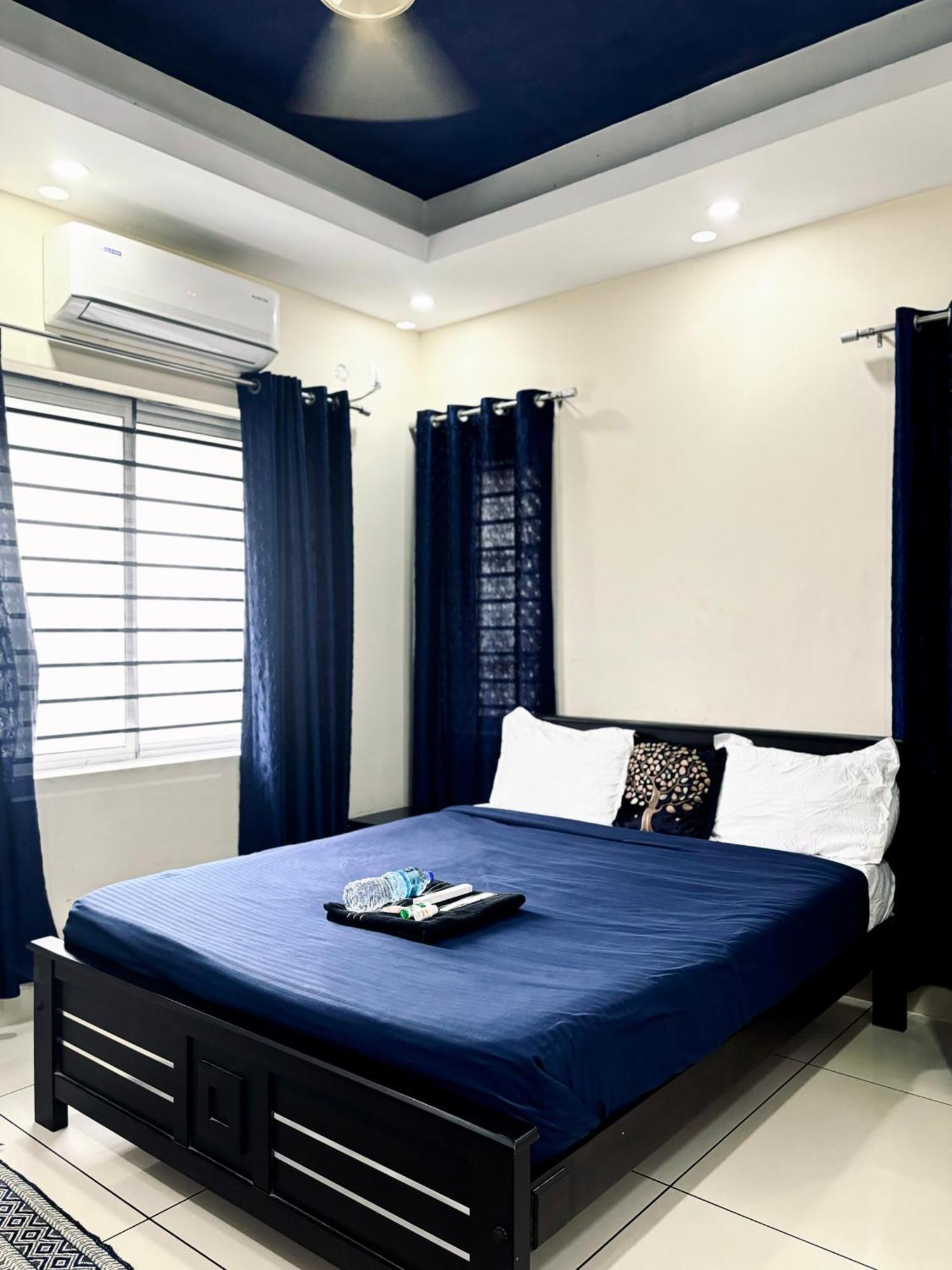 Hotel Uniro & Packages