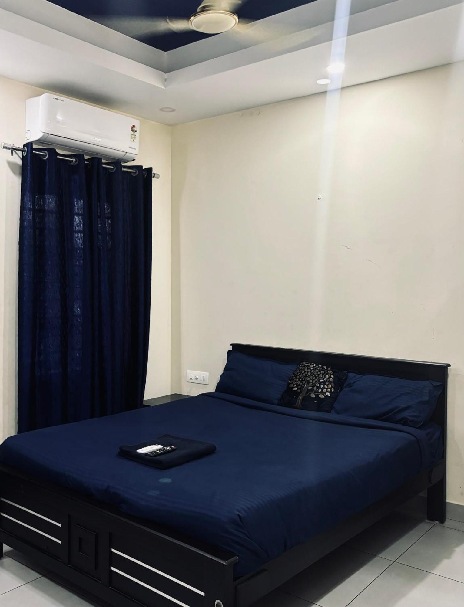 Hotel Uniro & Packages