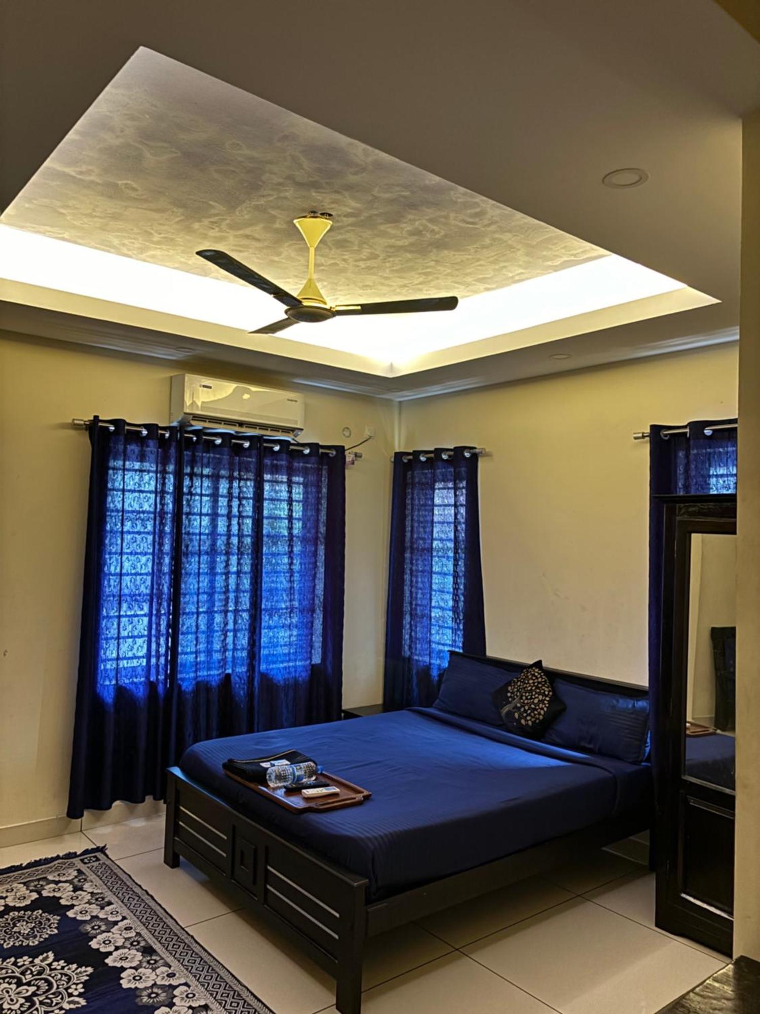 Hotel Uniro & Packages 2*