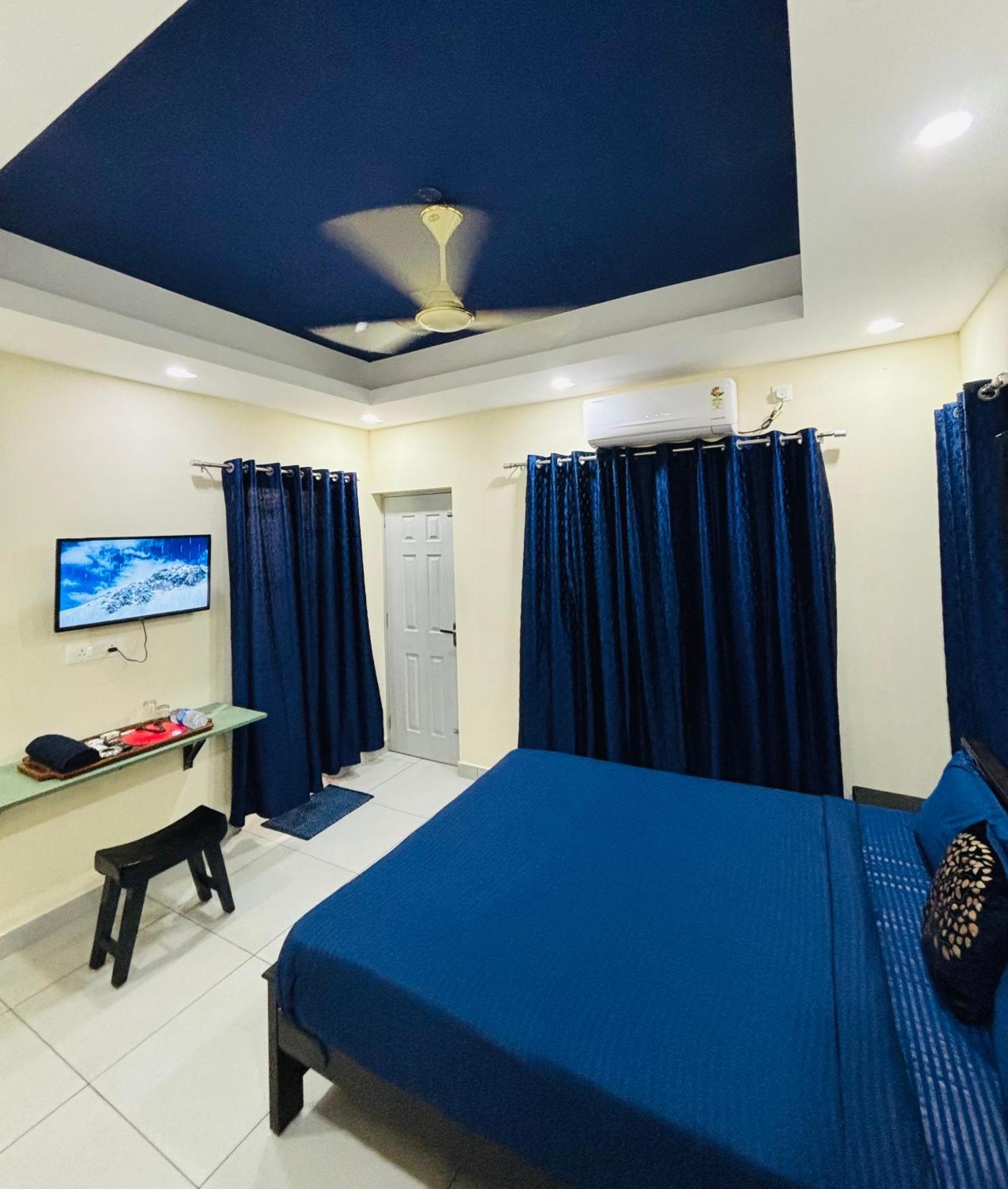 Uniro & Packages Hotel Kochi