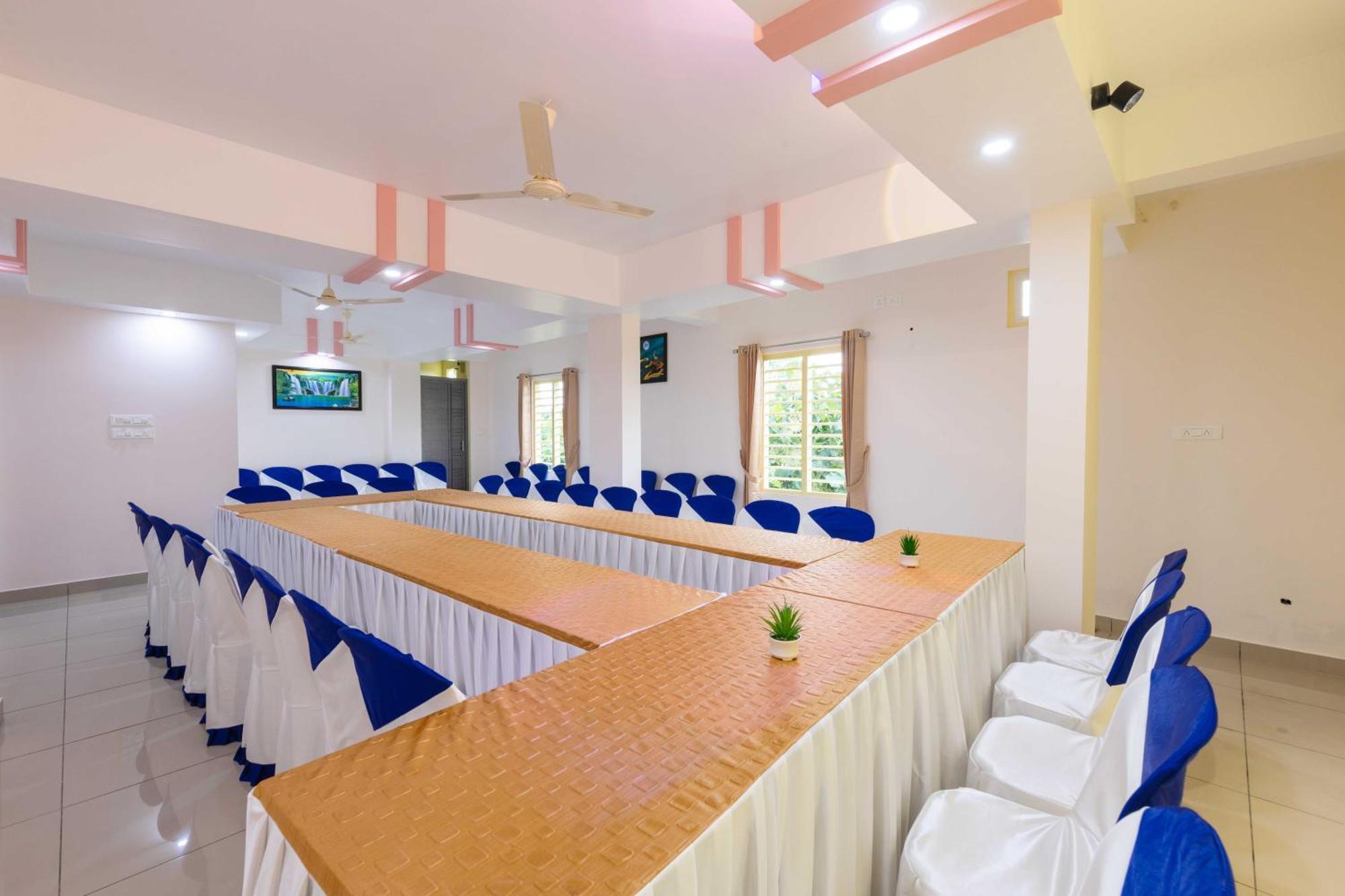 Treebo Airsuite Airport Hotel Kochi