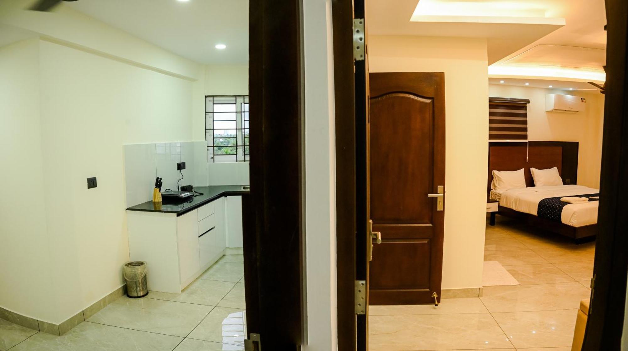 Hotel Manhas Olympus Kochi