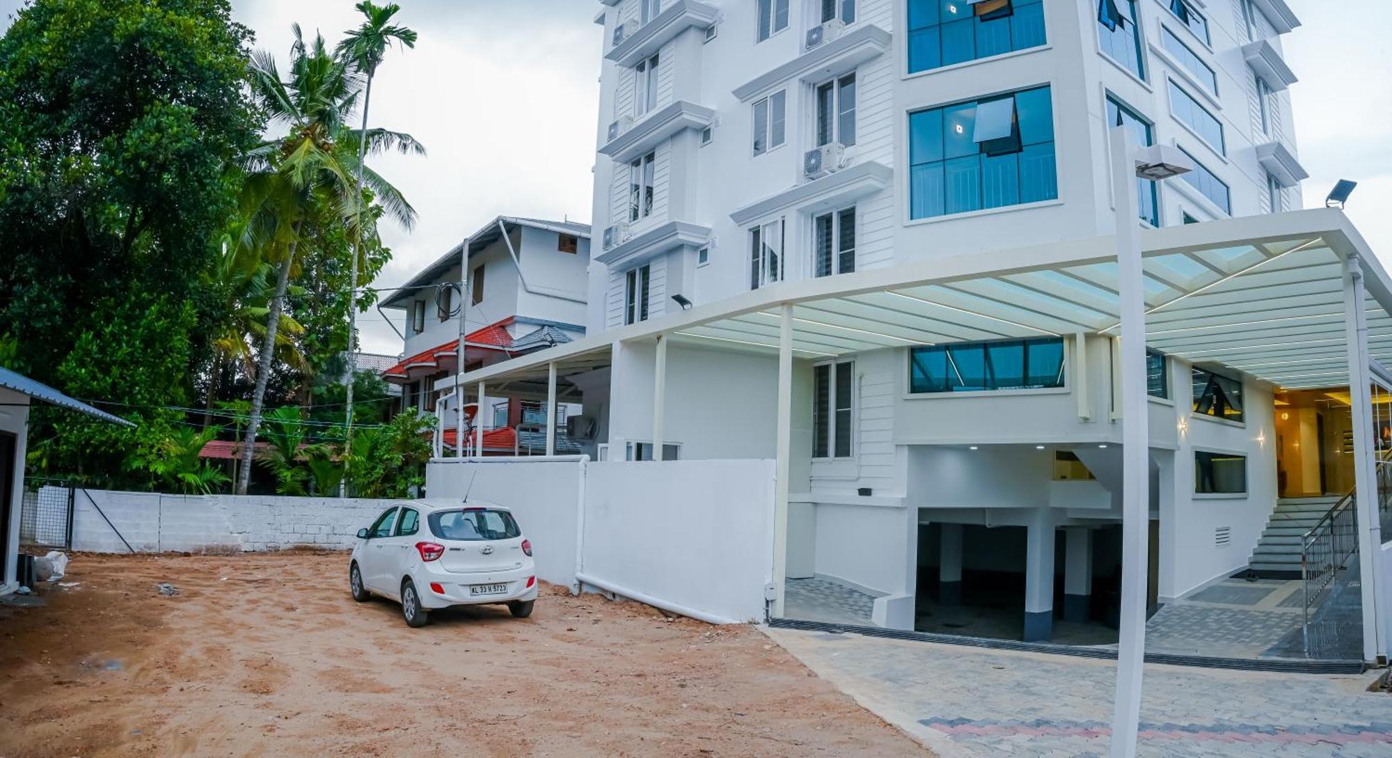 Manhas Olympus Hotel Kochi
