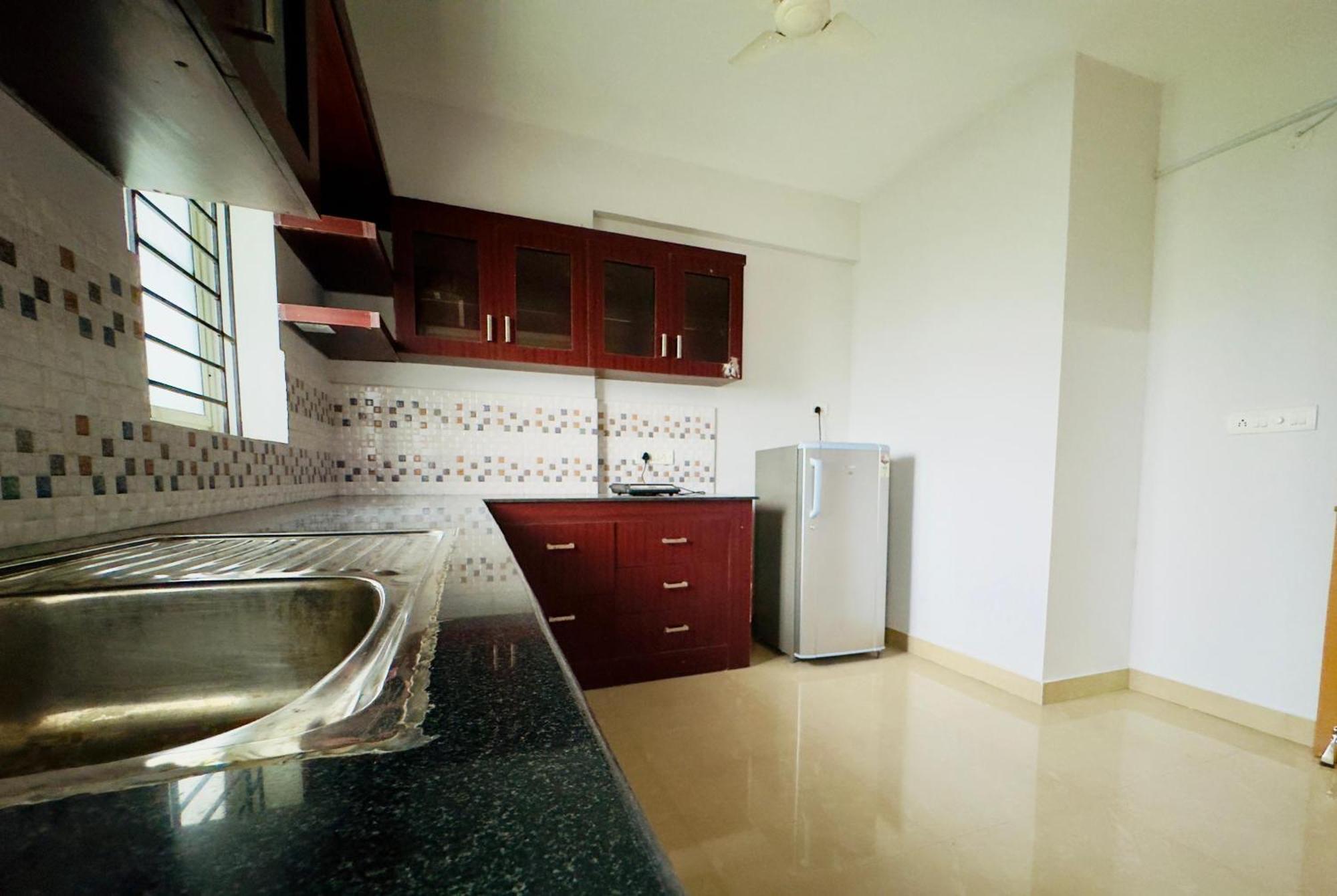Veu Ragamalika Cochin Near Lakeshore Hospital Apartment *