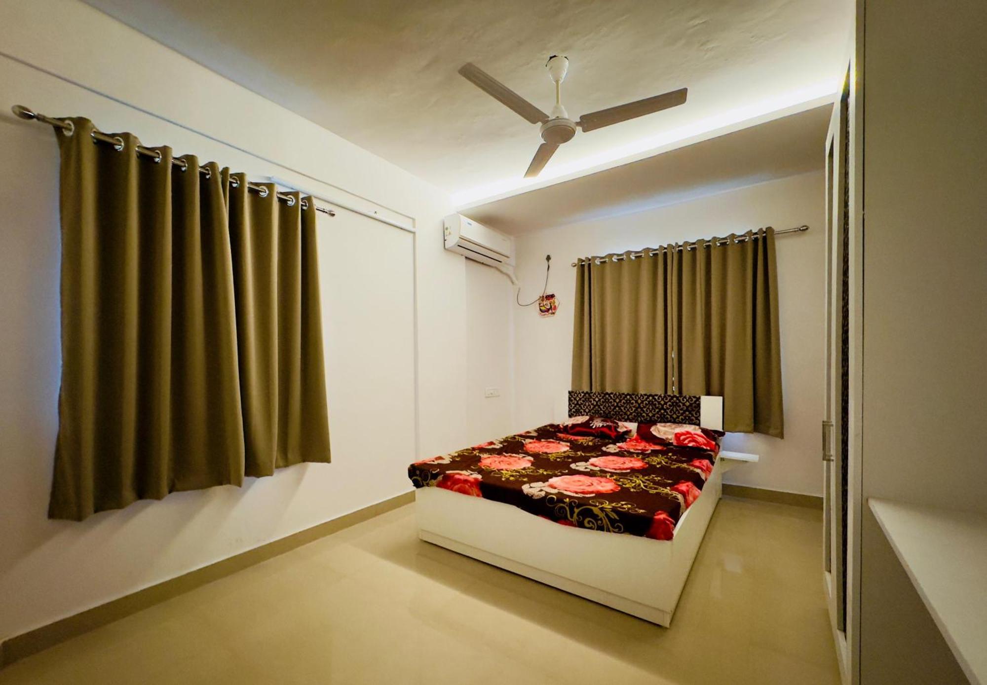 Veu Ragamalika Cochin Near Lakeshore Hospital *