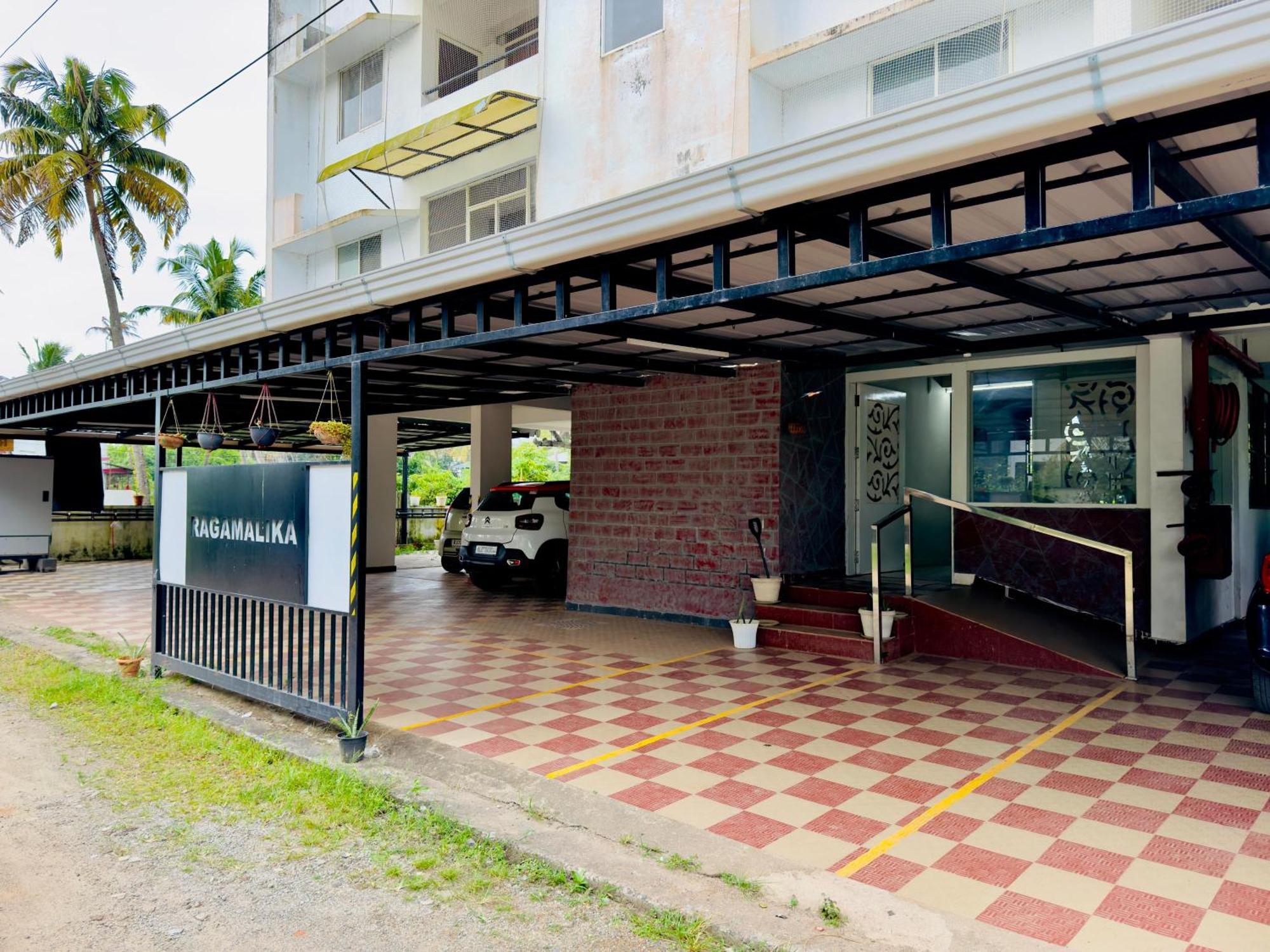 Veu Ragamalika Cochin Near Lakeshore Hospital * Kochi