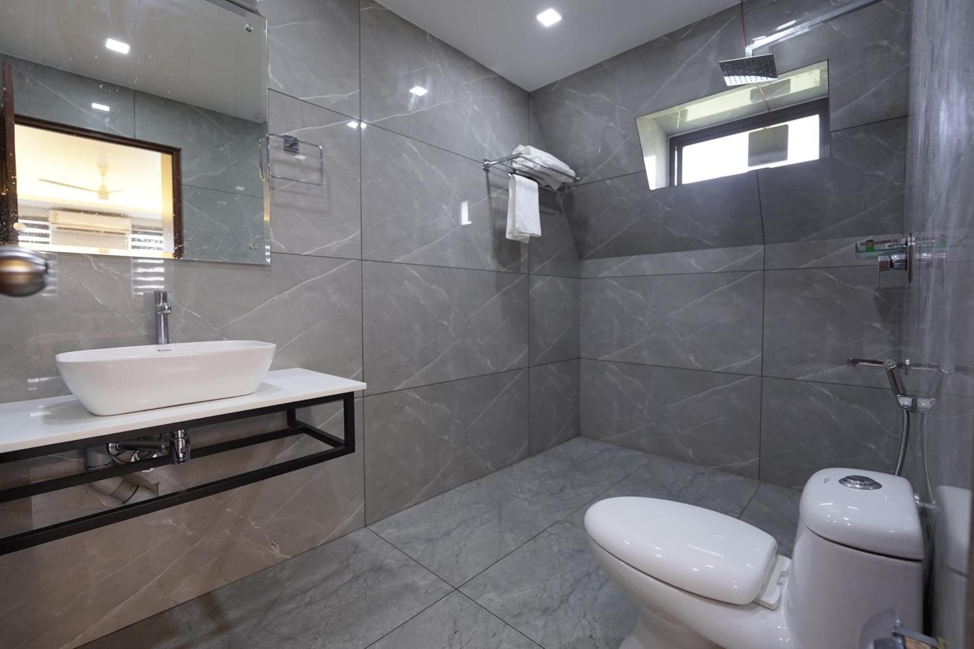 Hotel Eve Nest Kochi