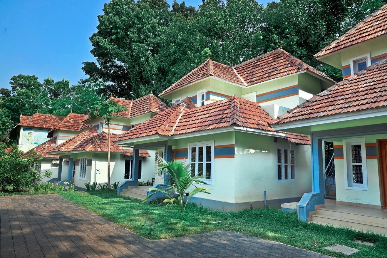 Aparthotel Vajra Ayurveda And Yoga Retreat