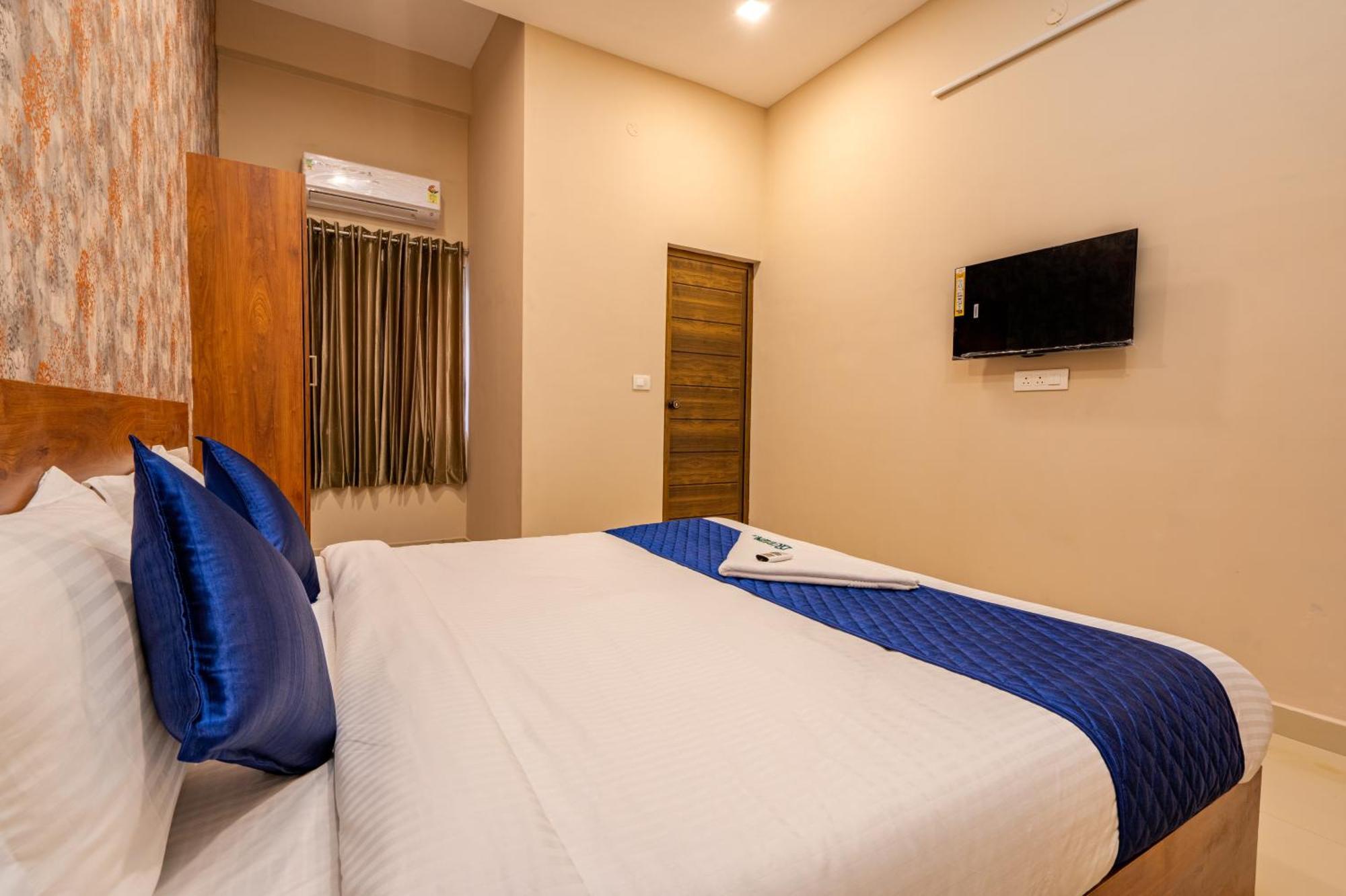 Yaad Residency Hotel 2*