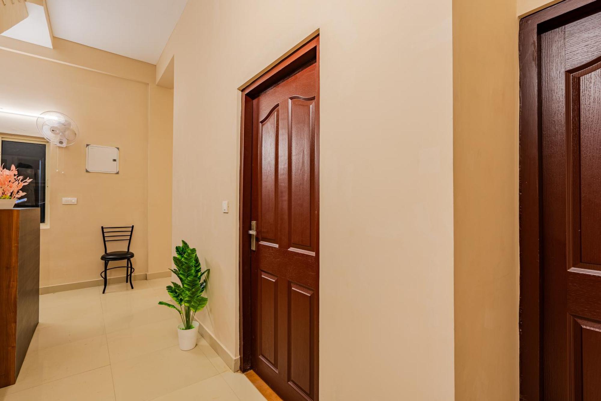 Yaad Residency Hotel 2*