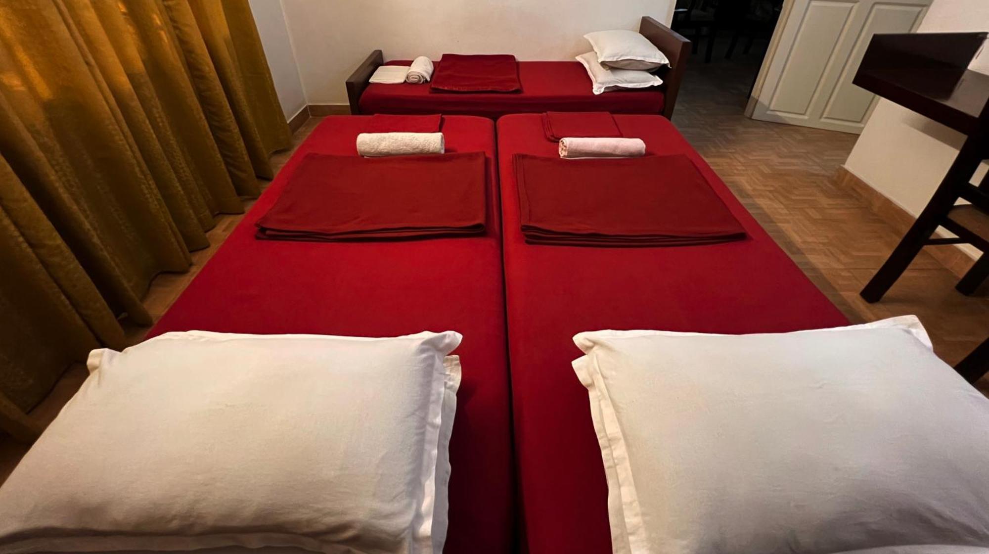 Reds Residency - Homestay *