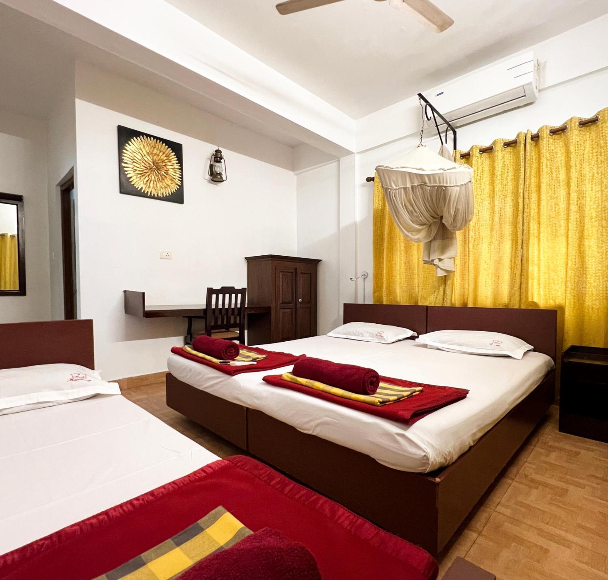 Reds Residency - Kochi