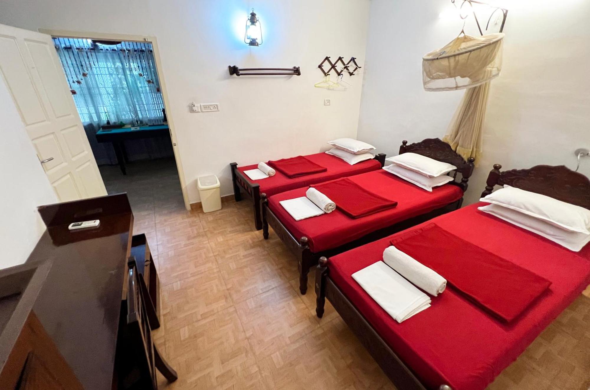 Reds Residency - * Kochi