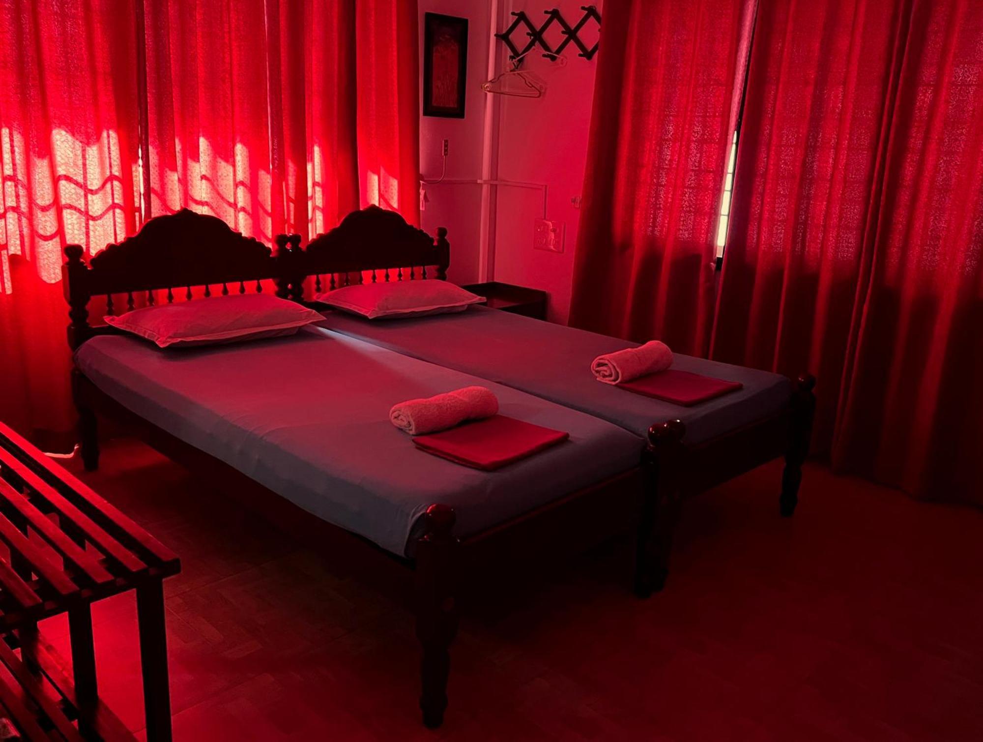 Reds Residency - Kochi