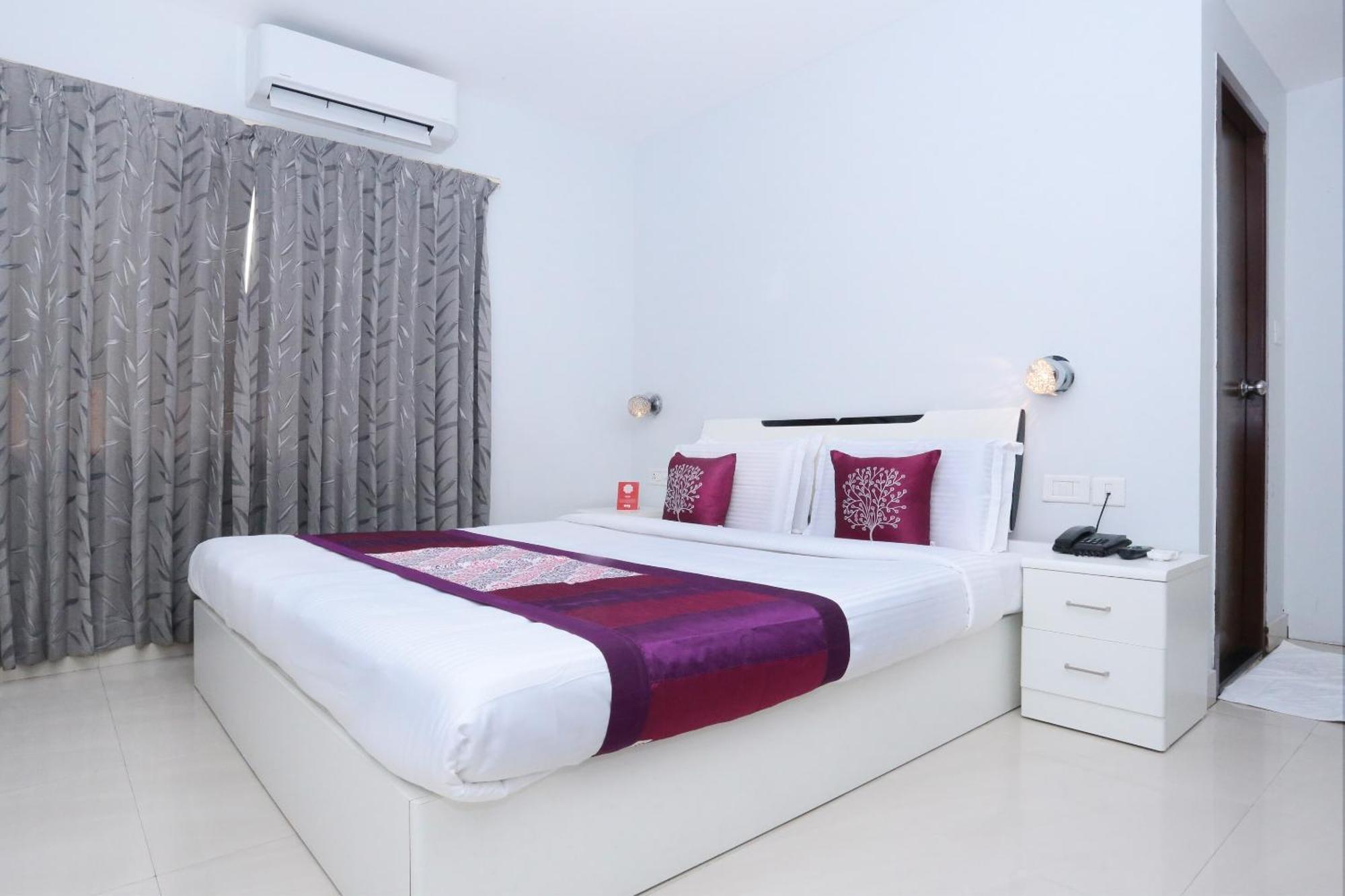 Super Townhouse Malabar Illam