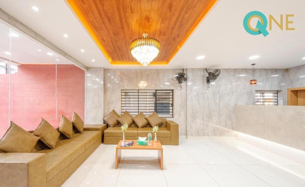 Hotel Glitz Q One - Nr Ernakulam Junction