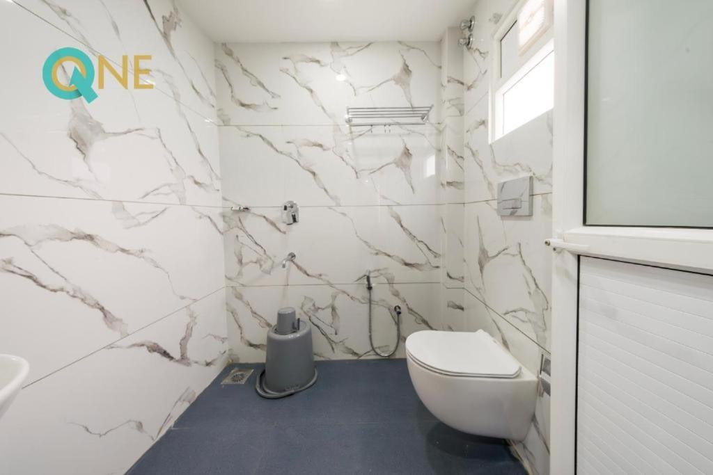Glitz Q One - Nr Ernakulam Junction 3*