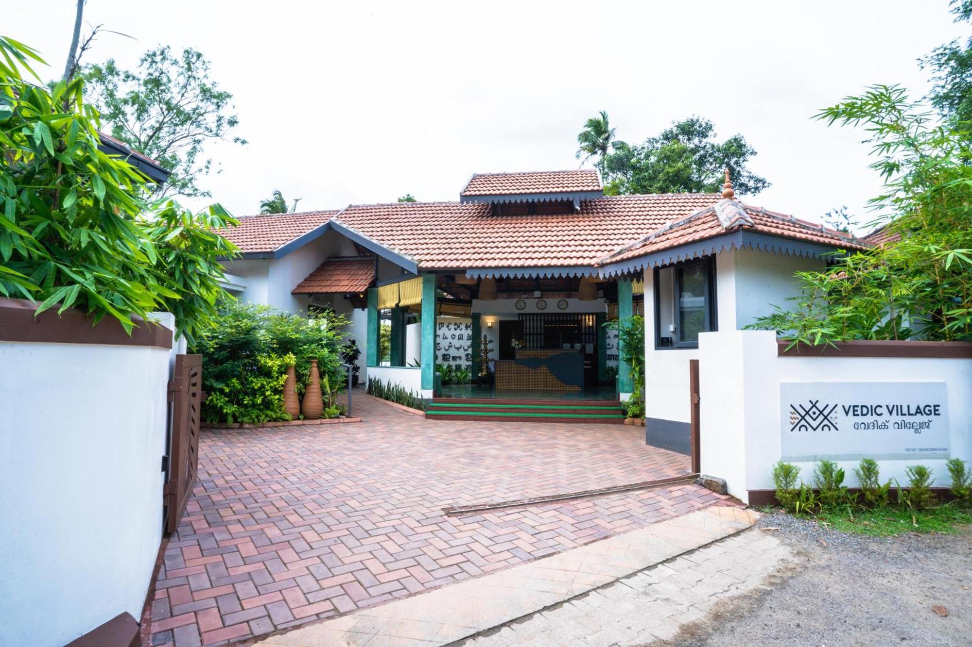 Vedic Village Retreat Kodungallur Resort *