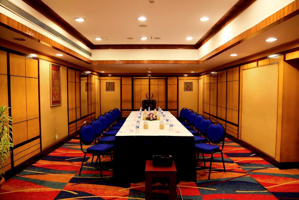 Gokulam Park & Convention Centre 3*
