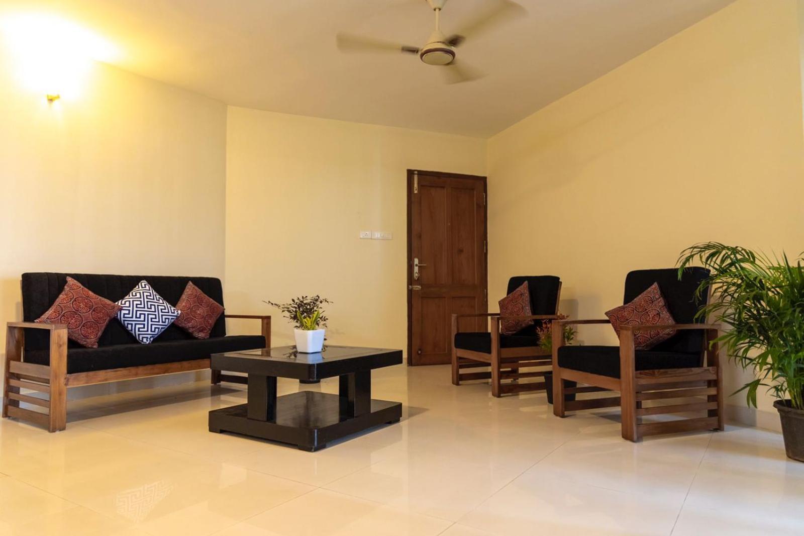 - Serviced In Marine Drive With Garden View - Ernakulam Kochi