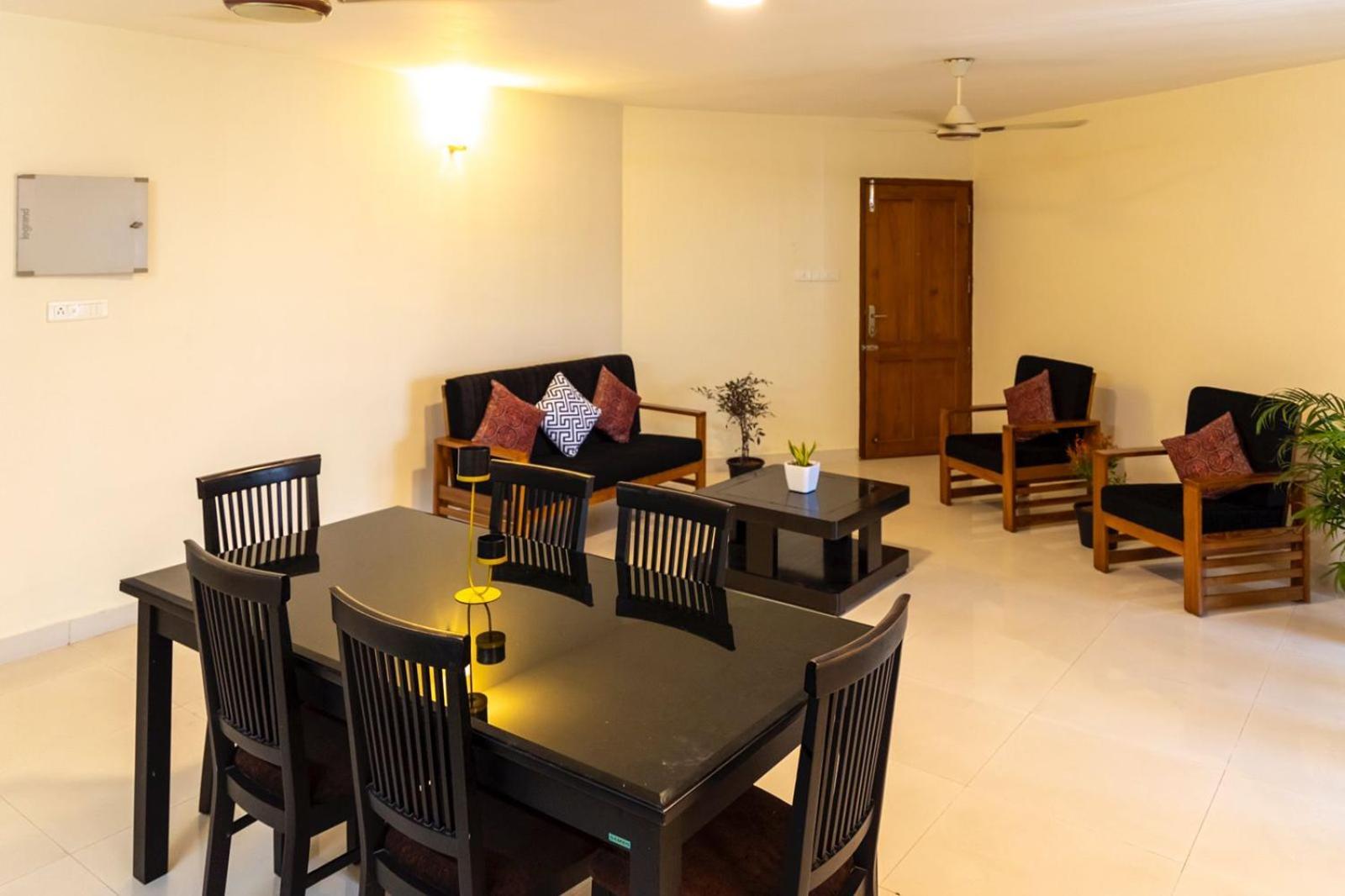 - Serviced In Marine Drive With Garden View - Ernakulam Apartment Kochi