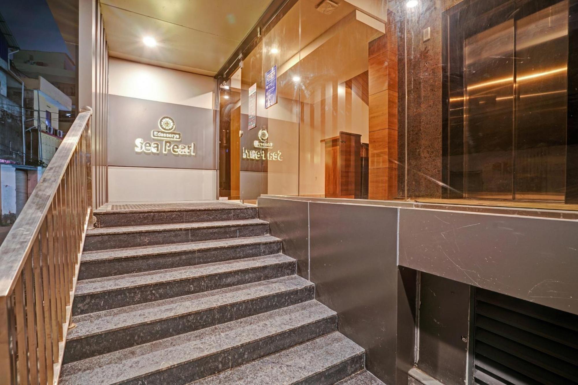 Super Townhouse Edasserys Sea Pearl 4*