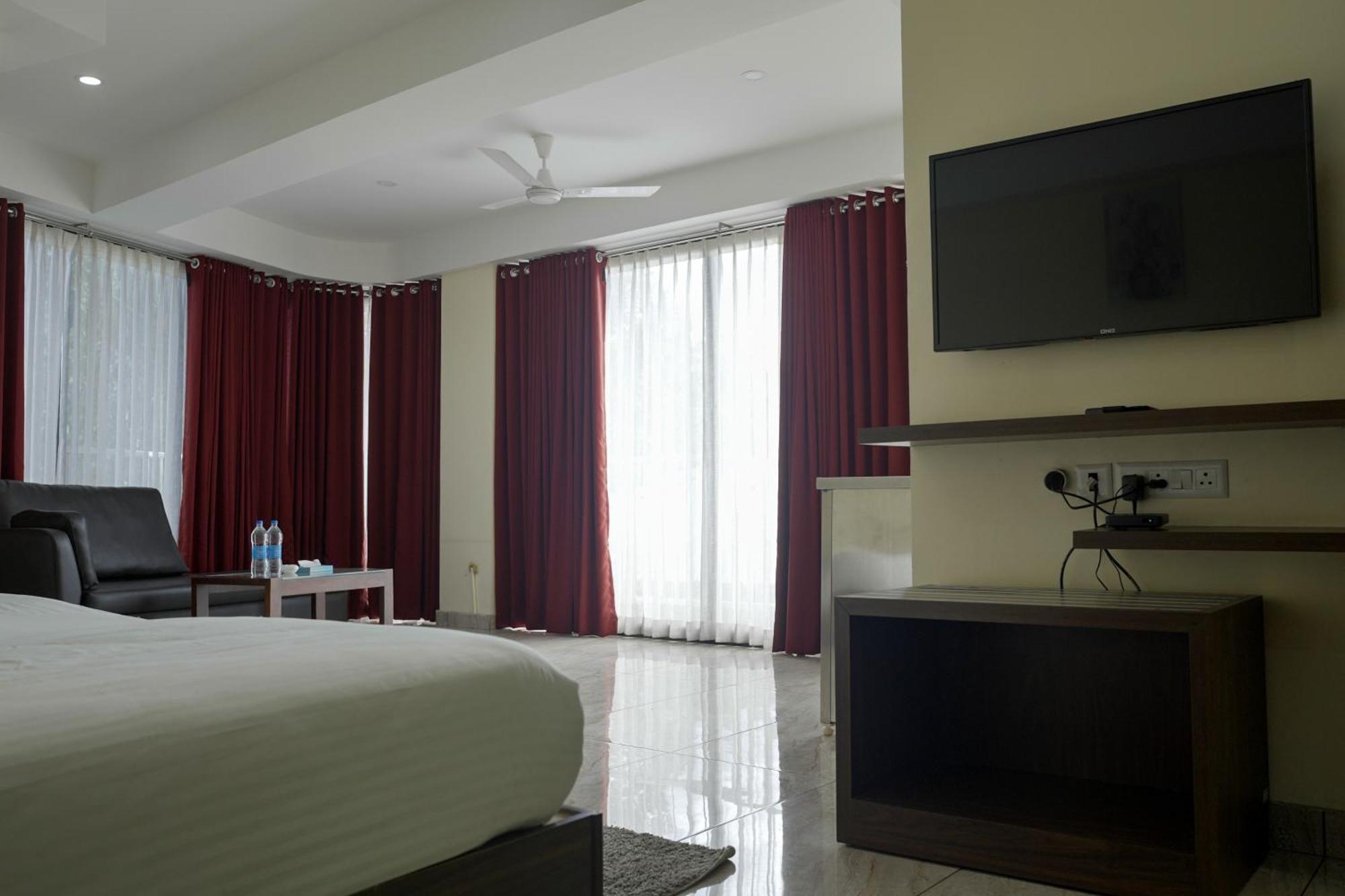 Ghala Premier Residency *