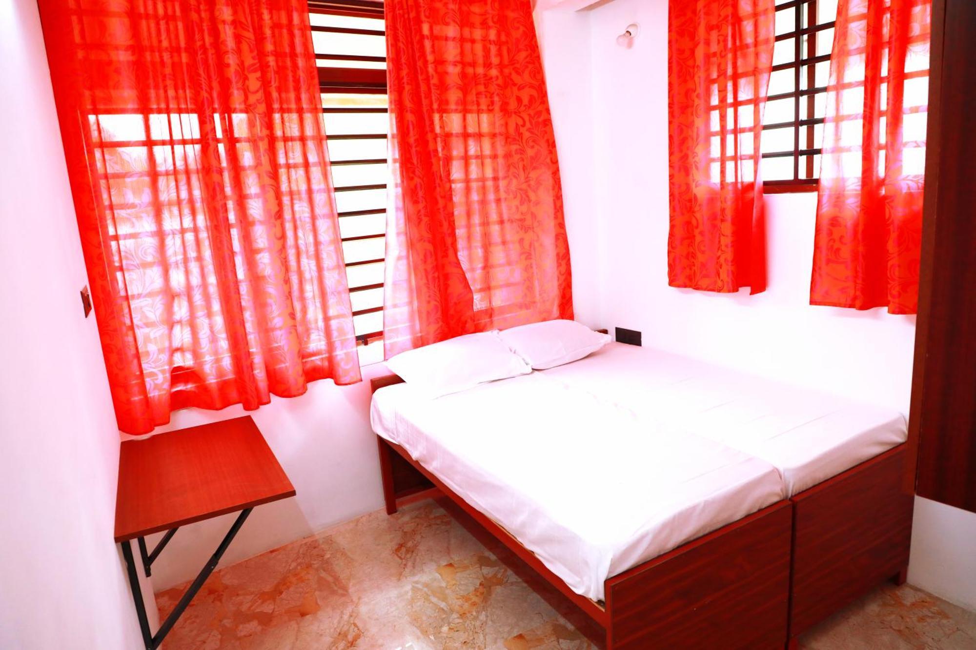 Hotel Pleasant Homes Kochi