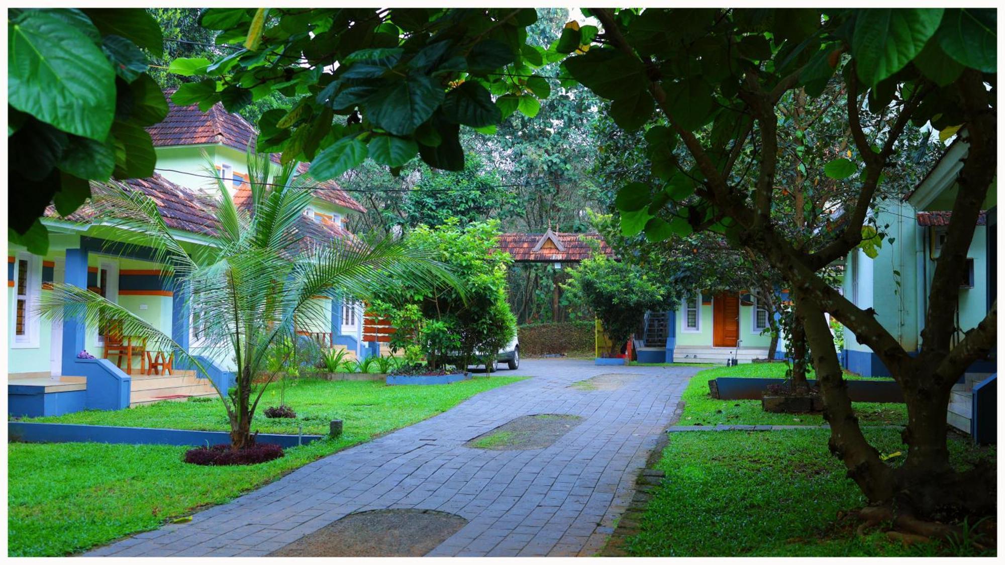 Aparthotel Vajra Ayurveda And Yoga Retreat Kochi