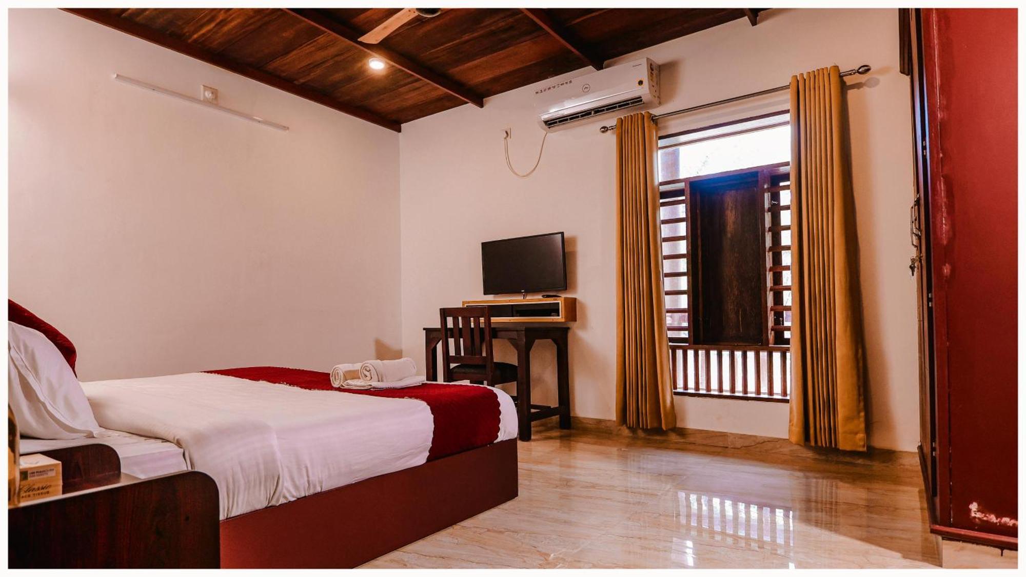 Vajra Ayurveda And Yoga Retreat Aparthotel Kochi