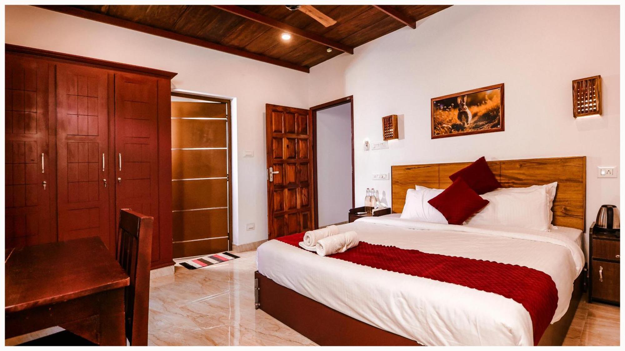 Vajra Ayurveda And Yoga Retreat *