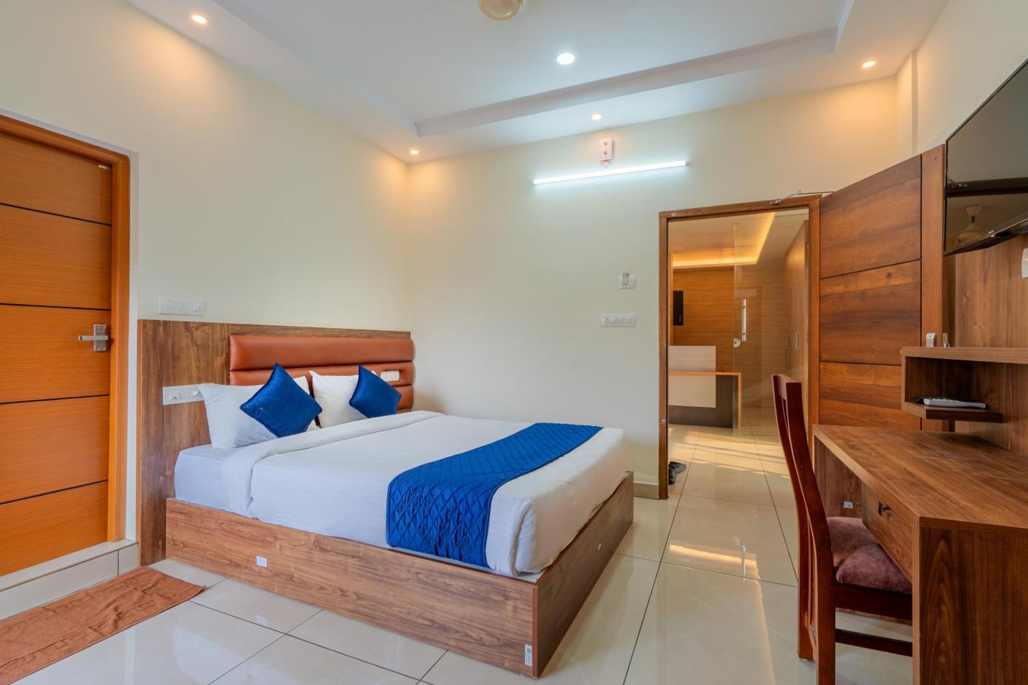 Chaithanya Residency Hotel *