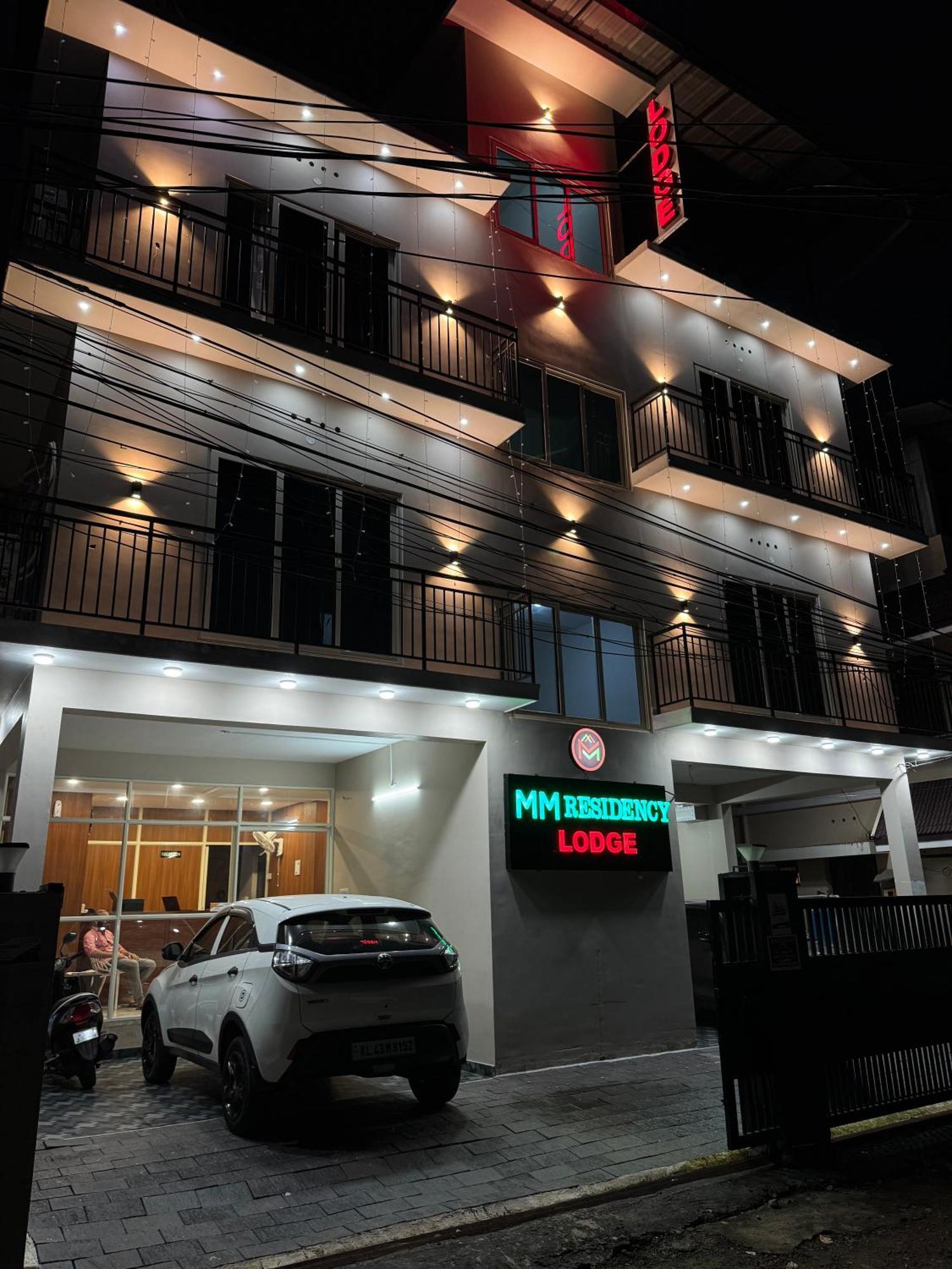 Hotel M M Residency 3*