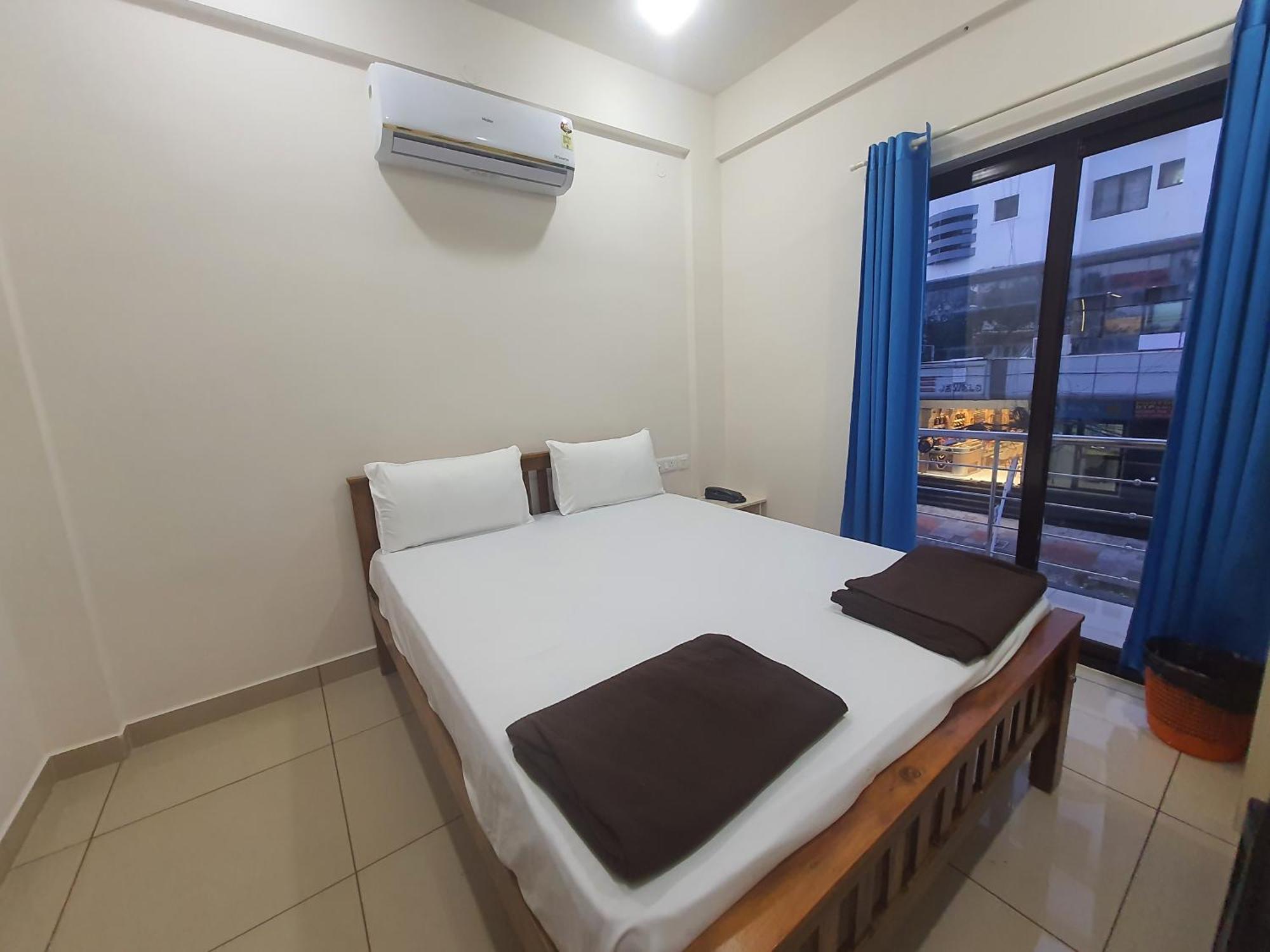 Uthram Residency Lodge