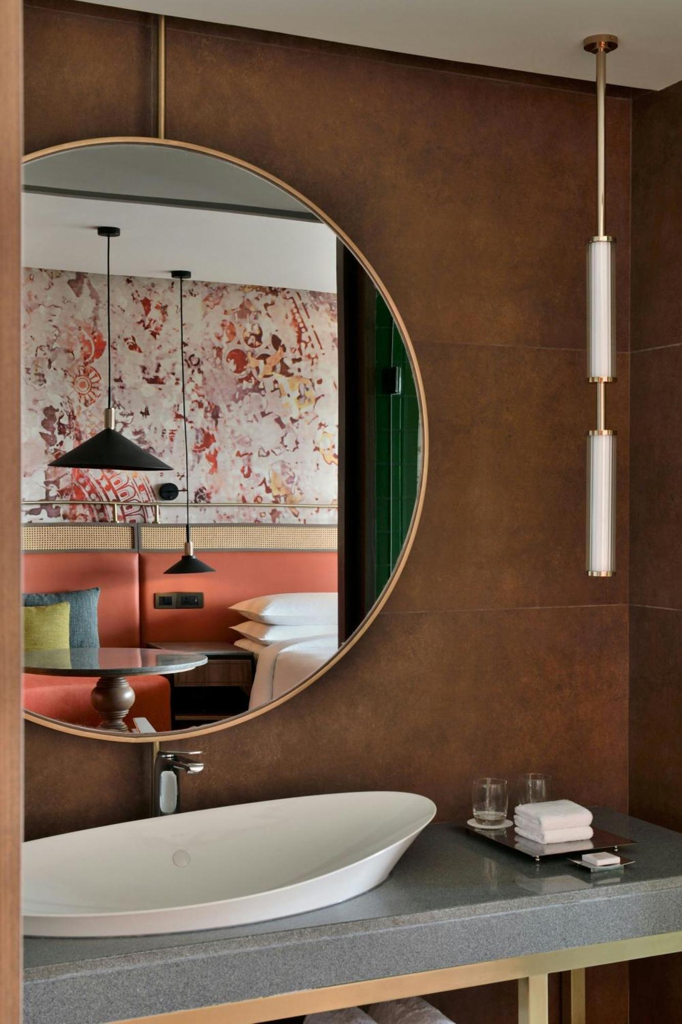 Hotel The Artiste, Kochi, A Tribute Portfolio By Marriott 5*