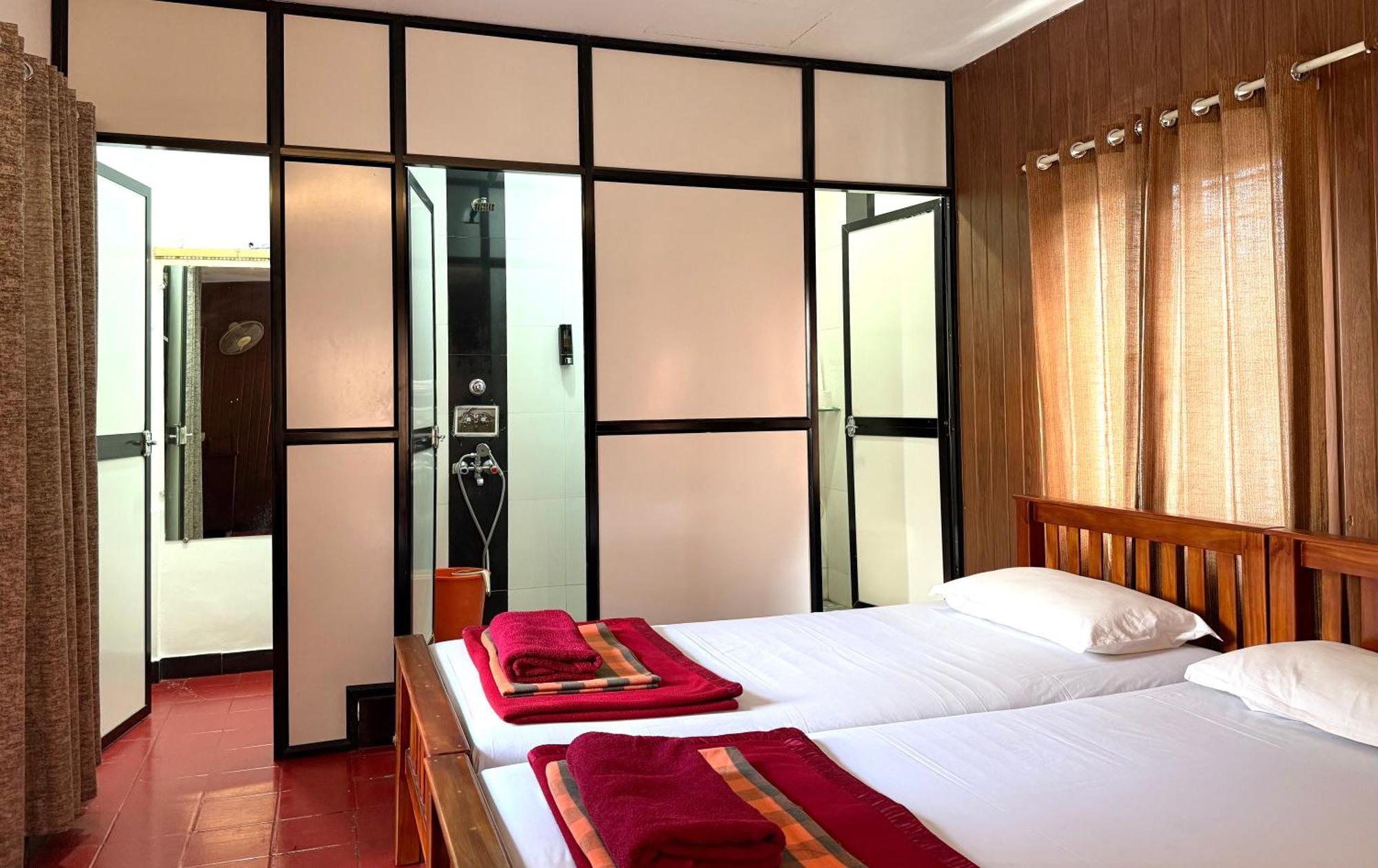 Reds Residency - Homestay *