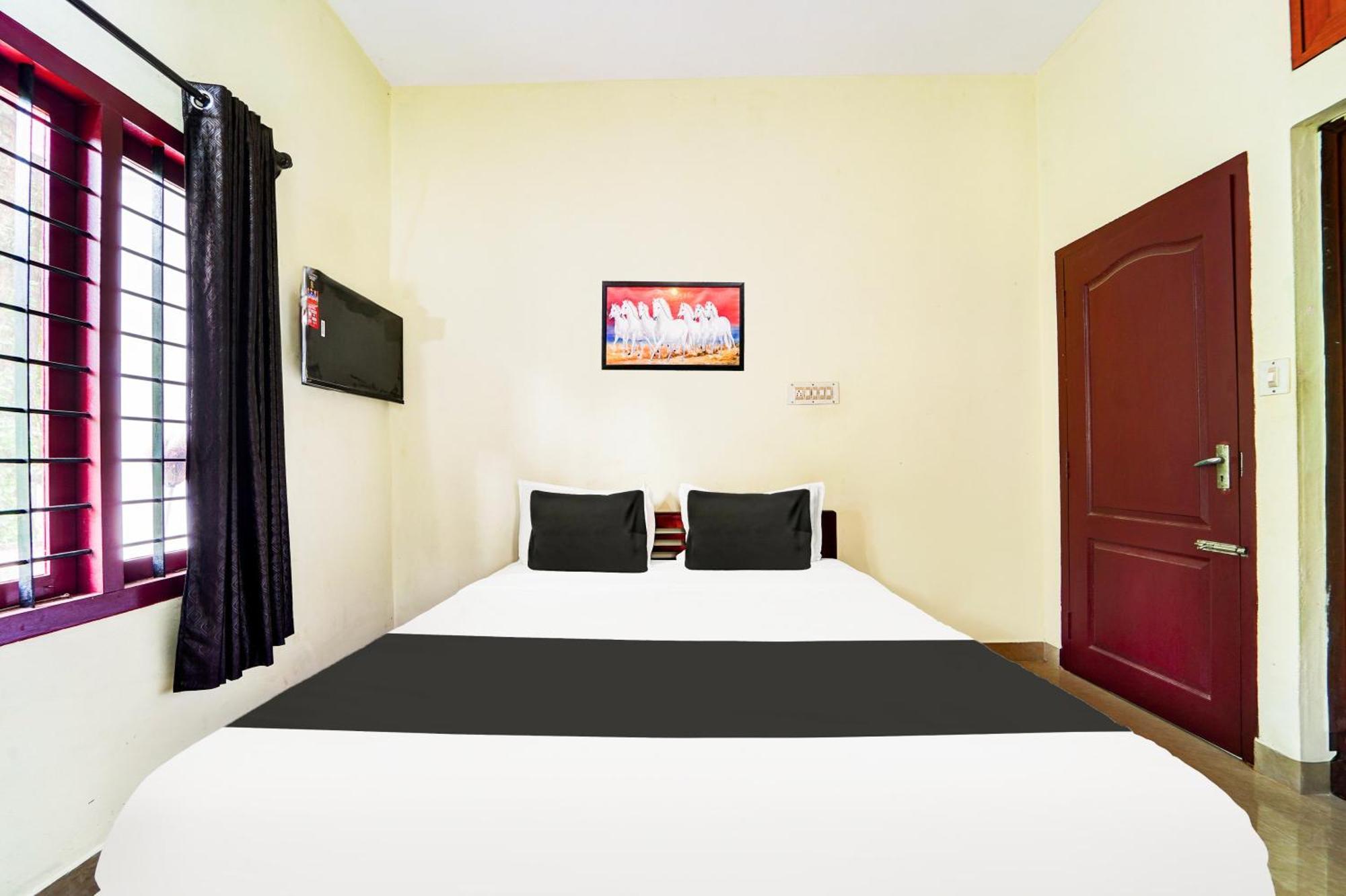 Super O Nettoor Near Lakeshore Hospital Hotel Kochi