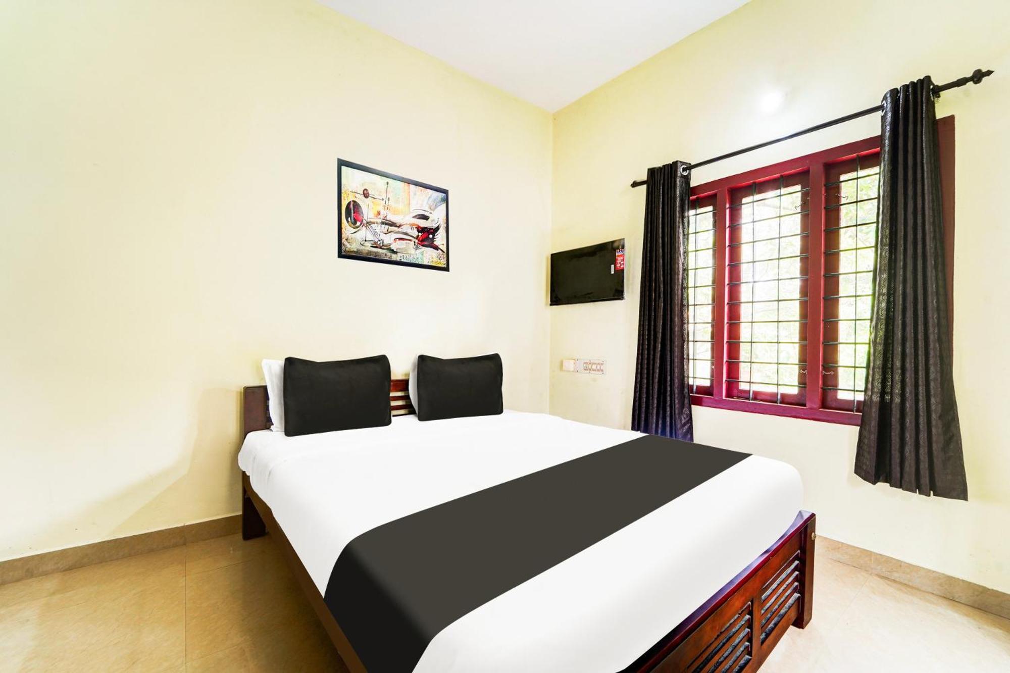 Super O Nettoor Near Lakeshore Hospital Hotel 3*