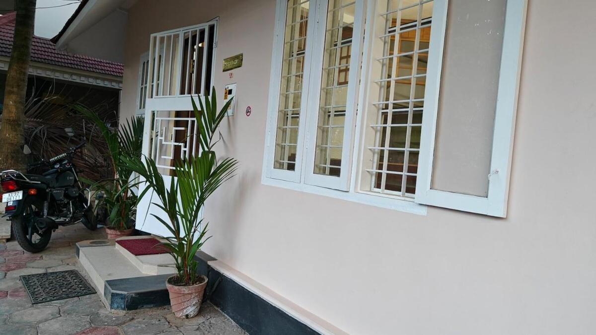 Villa Aanandam - Away From *