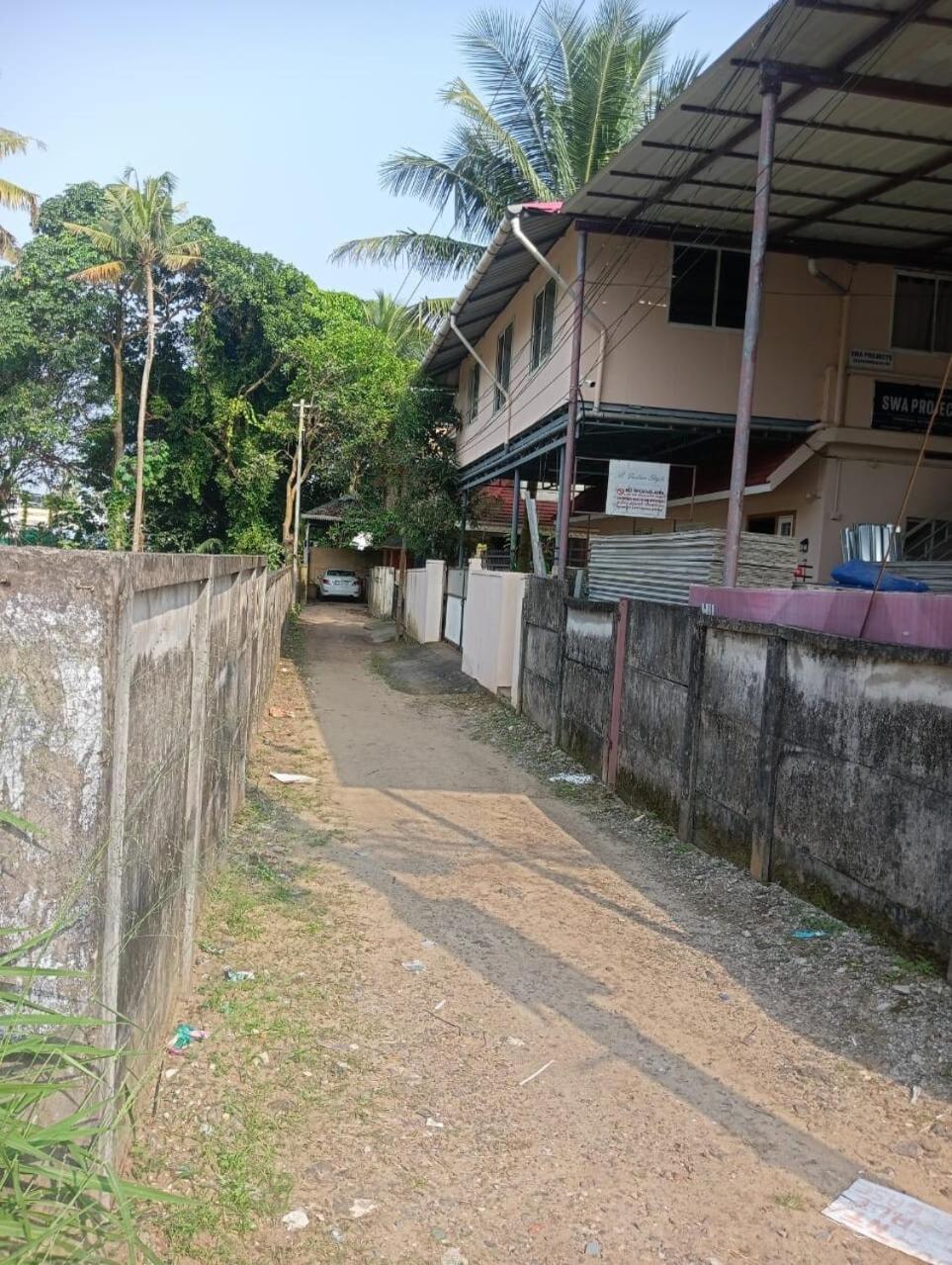 Aanandam - Away From Kochi