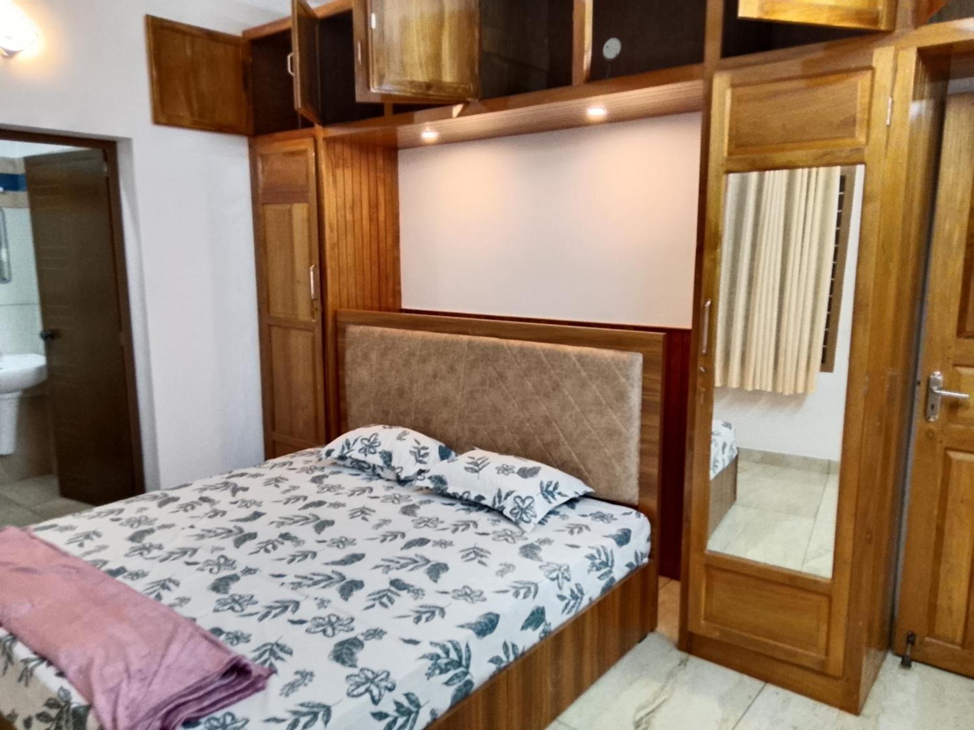 Hill Crown Wonder Palace Holiday home Kochi