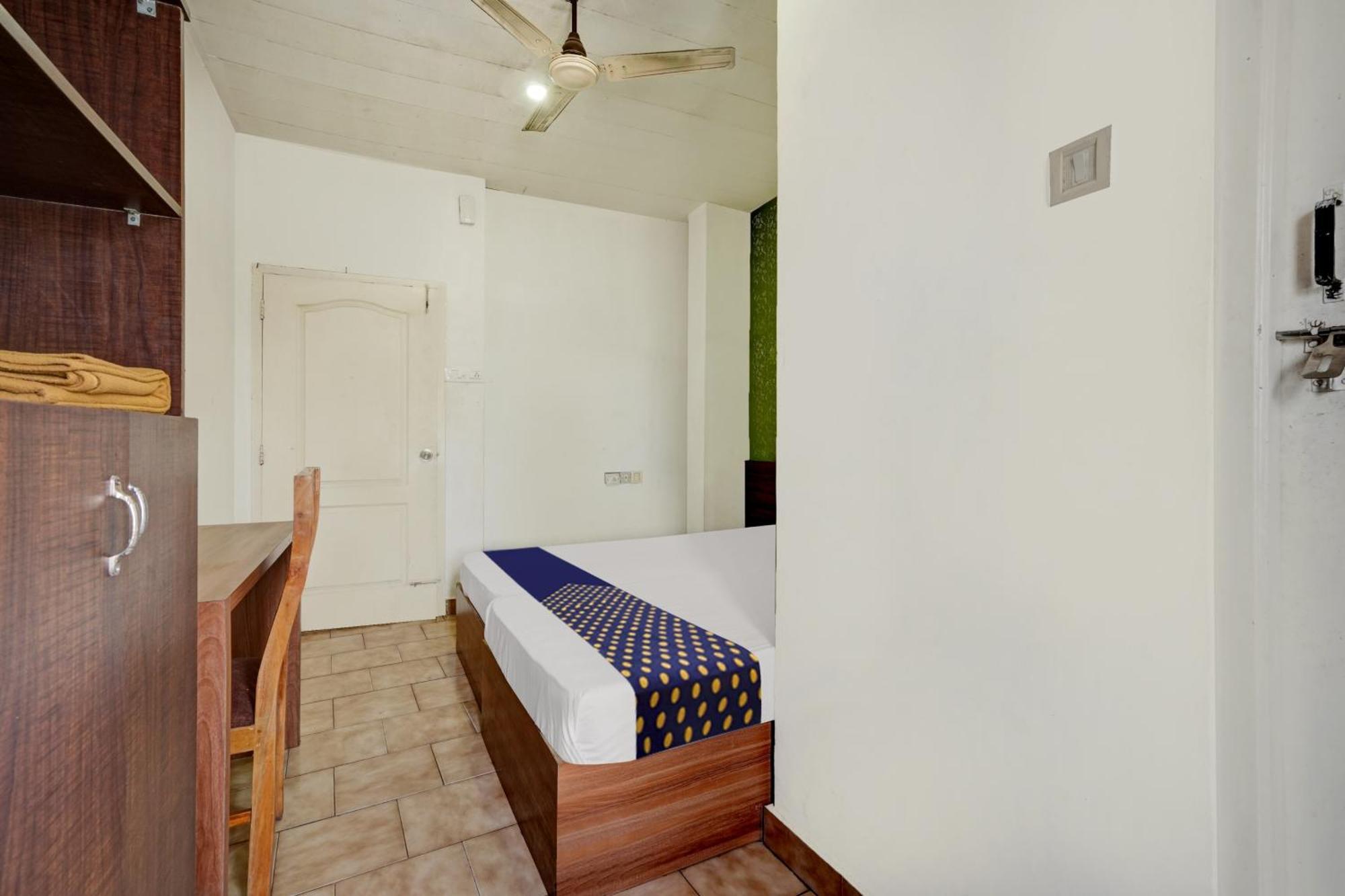 Hotel Spot On Riyan Kochi