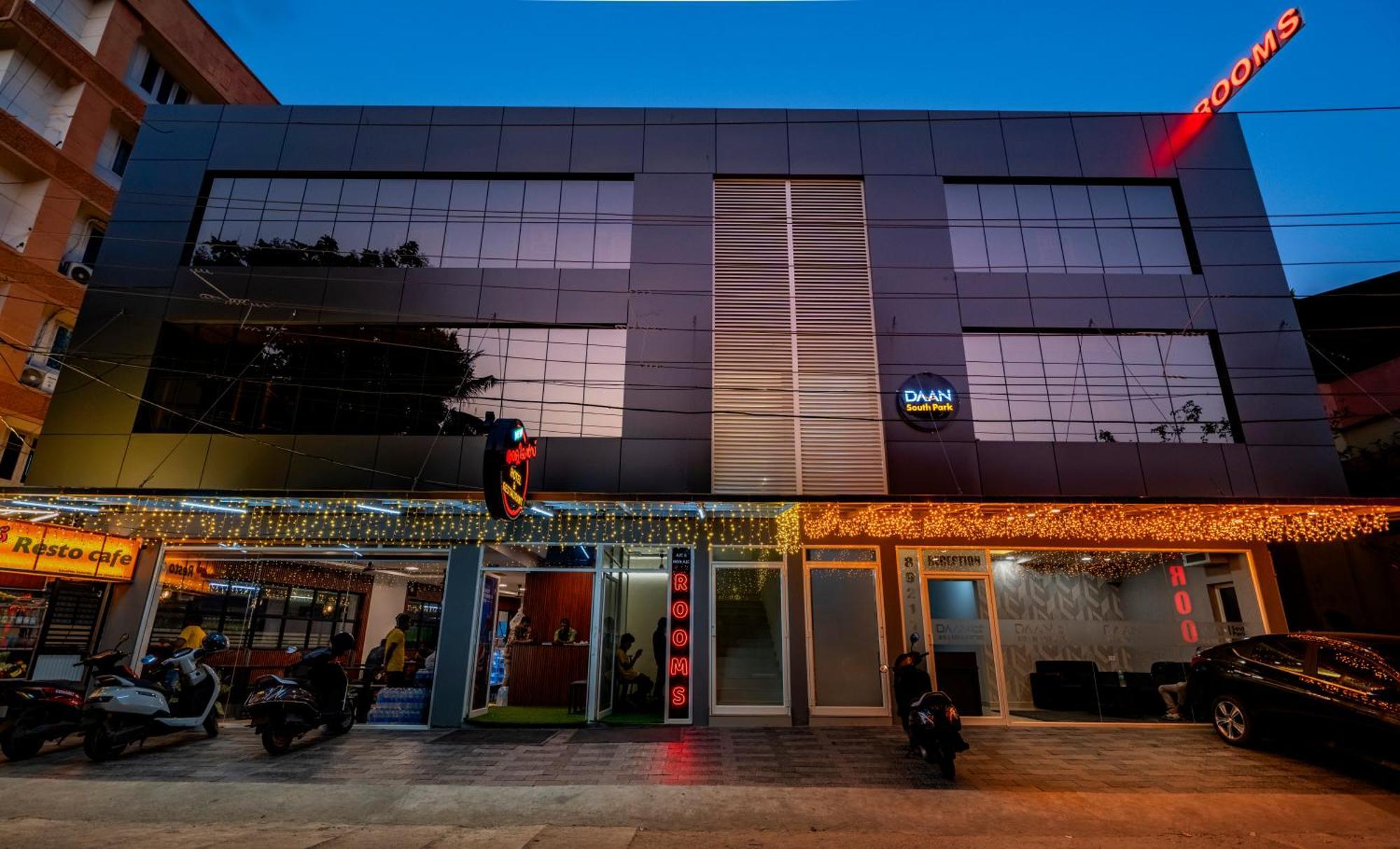 Hotel Daan South Park