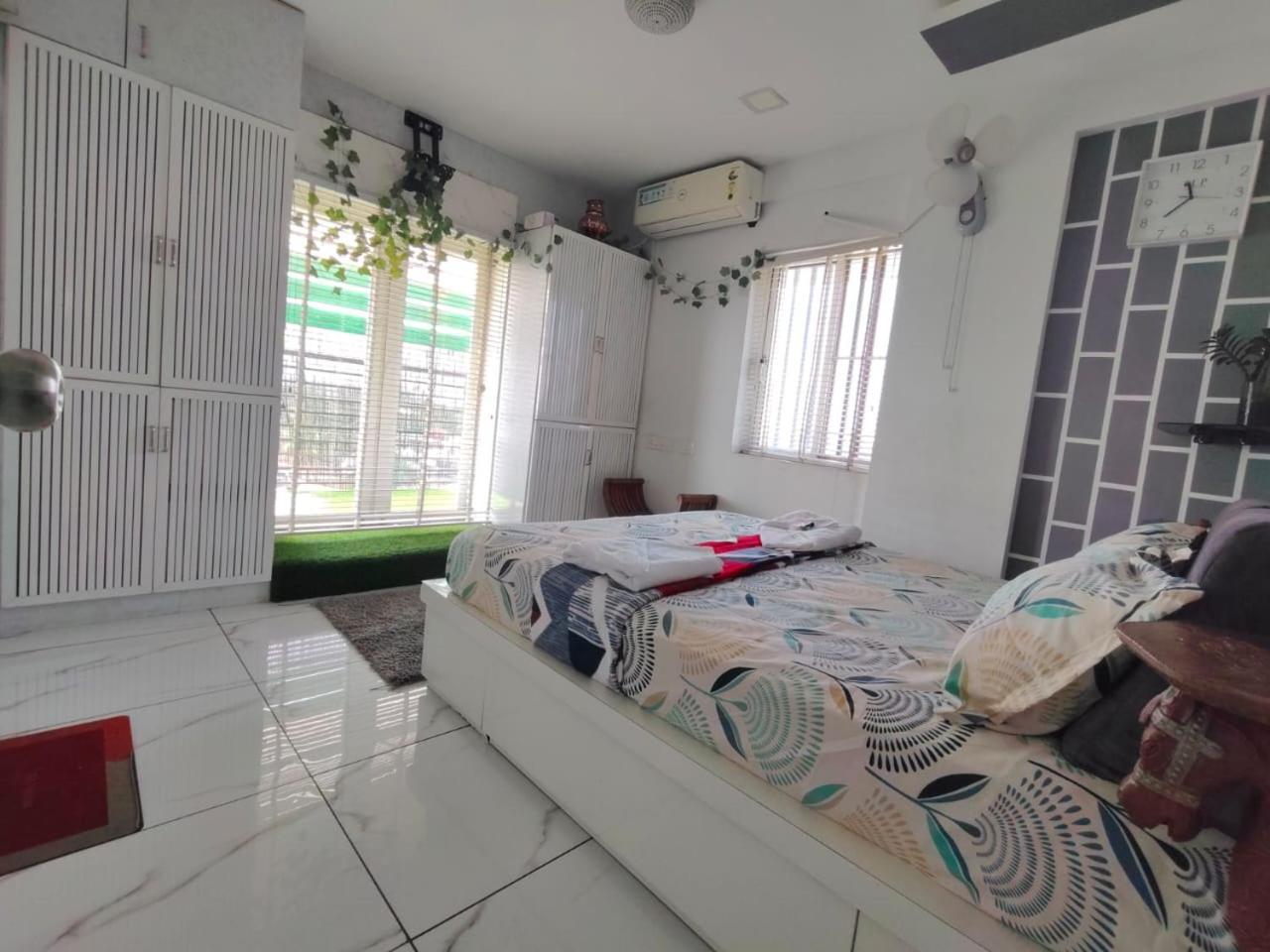 Veu Ragamalika Cochin Near Lakeshore Hospital Apartment *